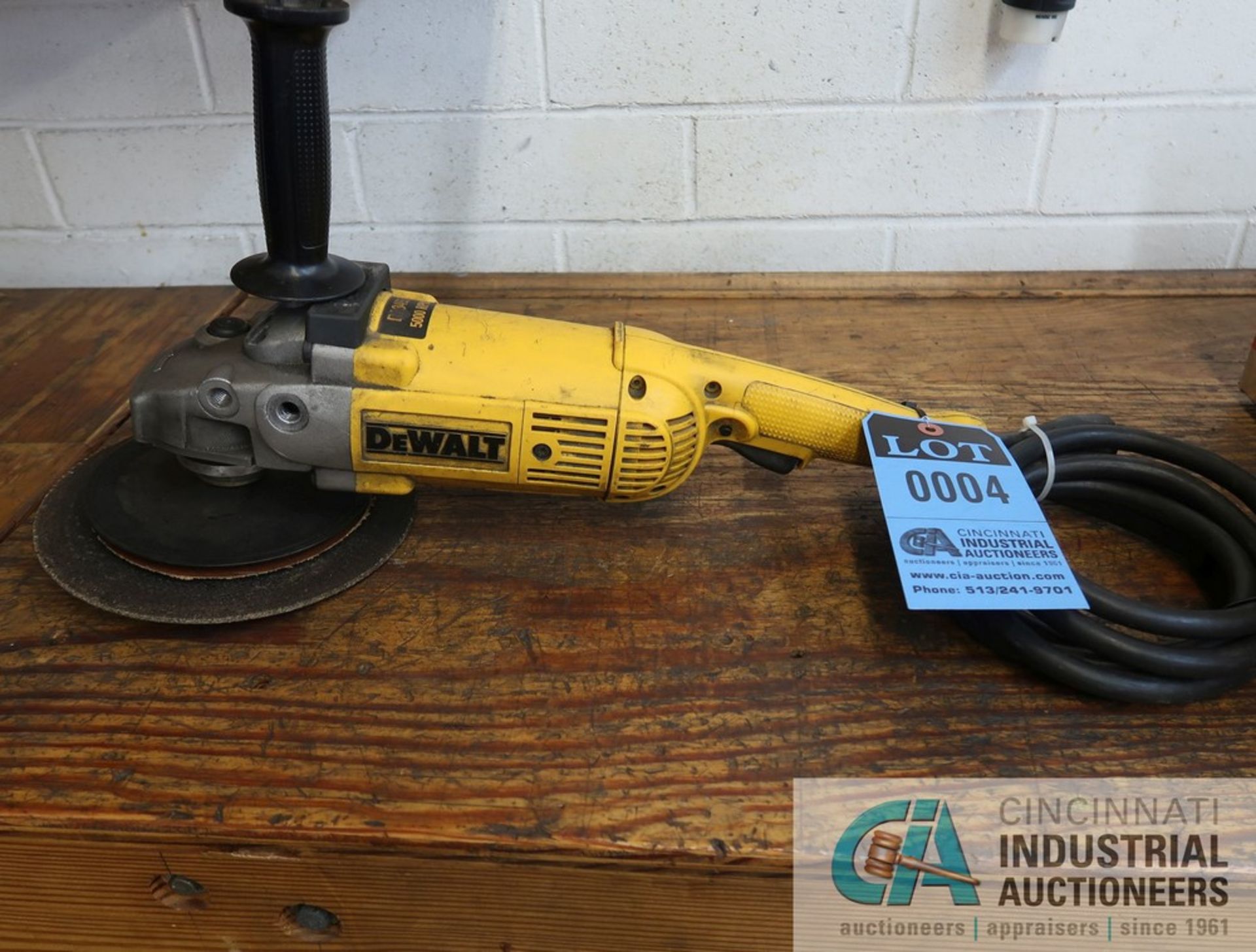 7" / 9" DEWALT MODEL D28493 ELECTRIC ANGLE SANDER / GRINDER