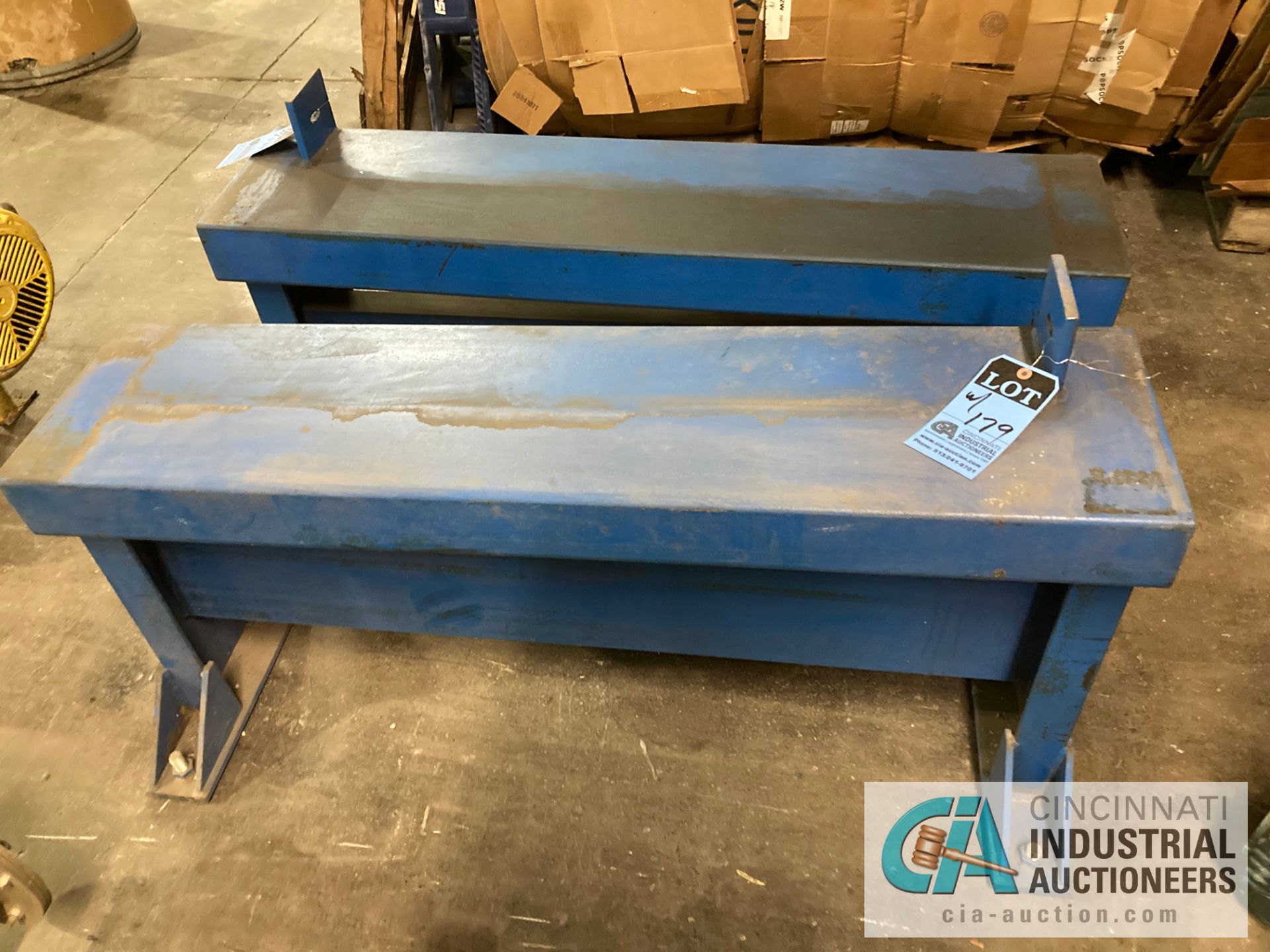 SECTIONS 26" WIDE RUBBER BLET CONVEYOR WITH STANDS - Image 2 of 2