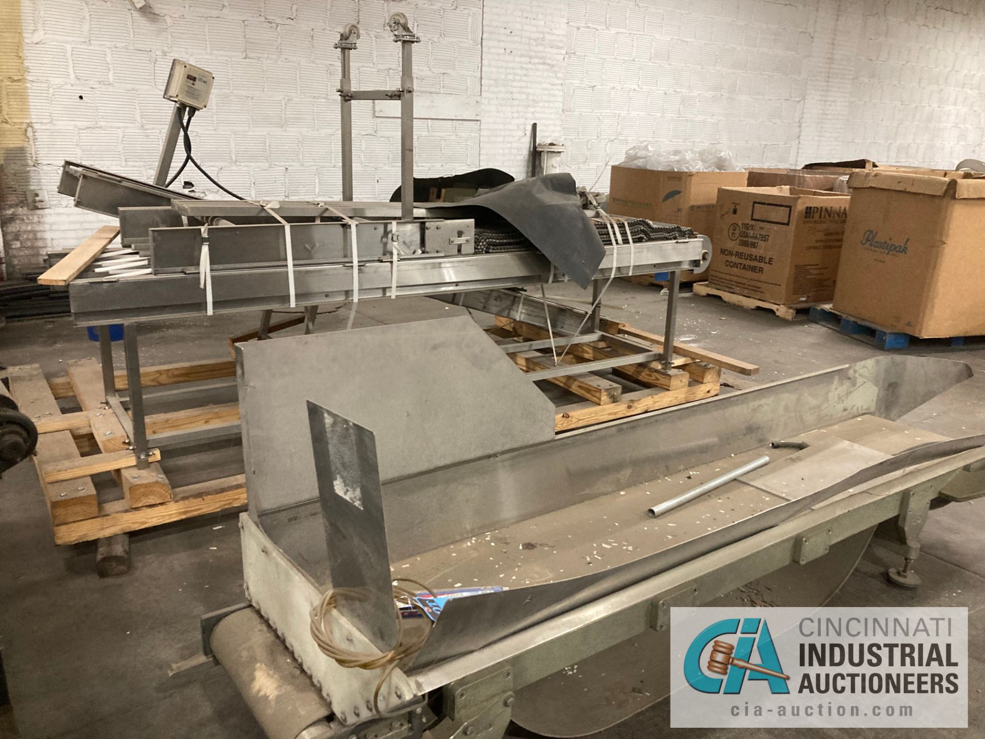 (LOT) ASSORTED OUT OF SERVICE SHAKER TABLES AND CONVEYOR UNITS - Image 4 of 4