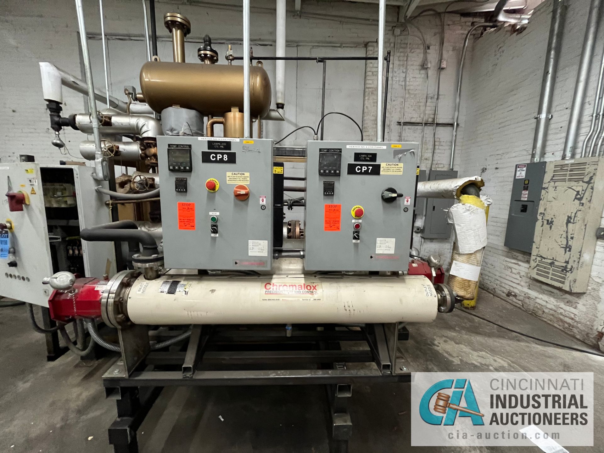 CHROMALOR OIL HEATING SYSTEM WITH CONTROLS, NO CHASING WIRE OR PIPING - Image 13 of 19