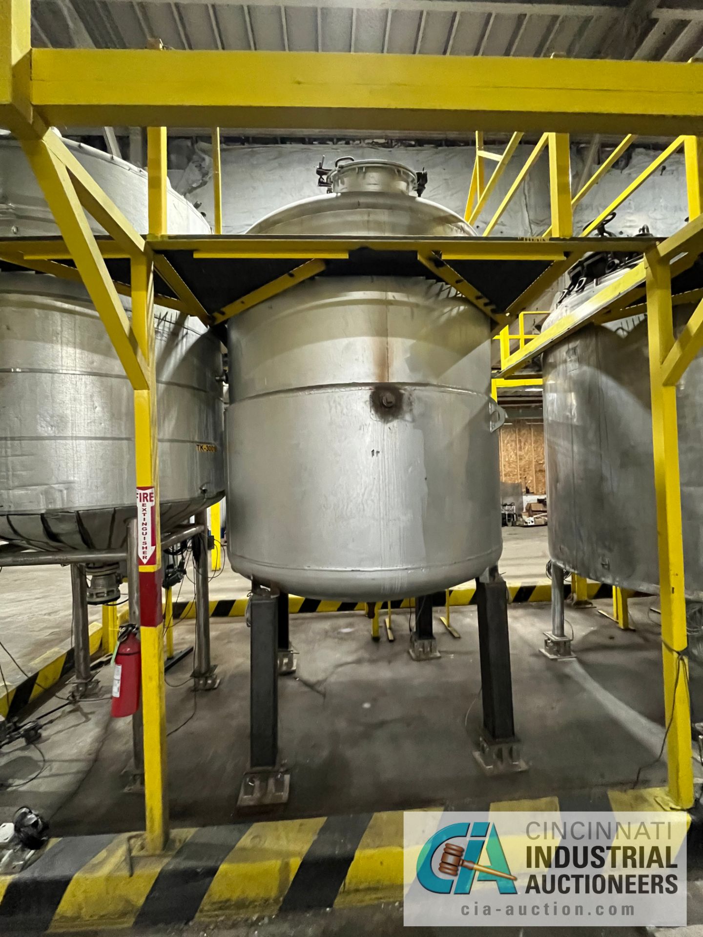 VERTICAL TYPE SS JACKETED TANK WITH RICE LAKE SCALE SYSTEM AND CONTROL PANELS - Image 8 of 8