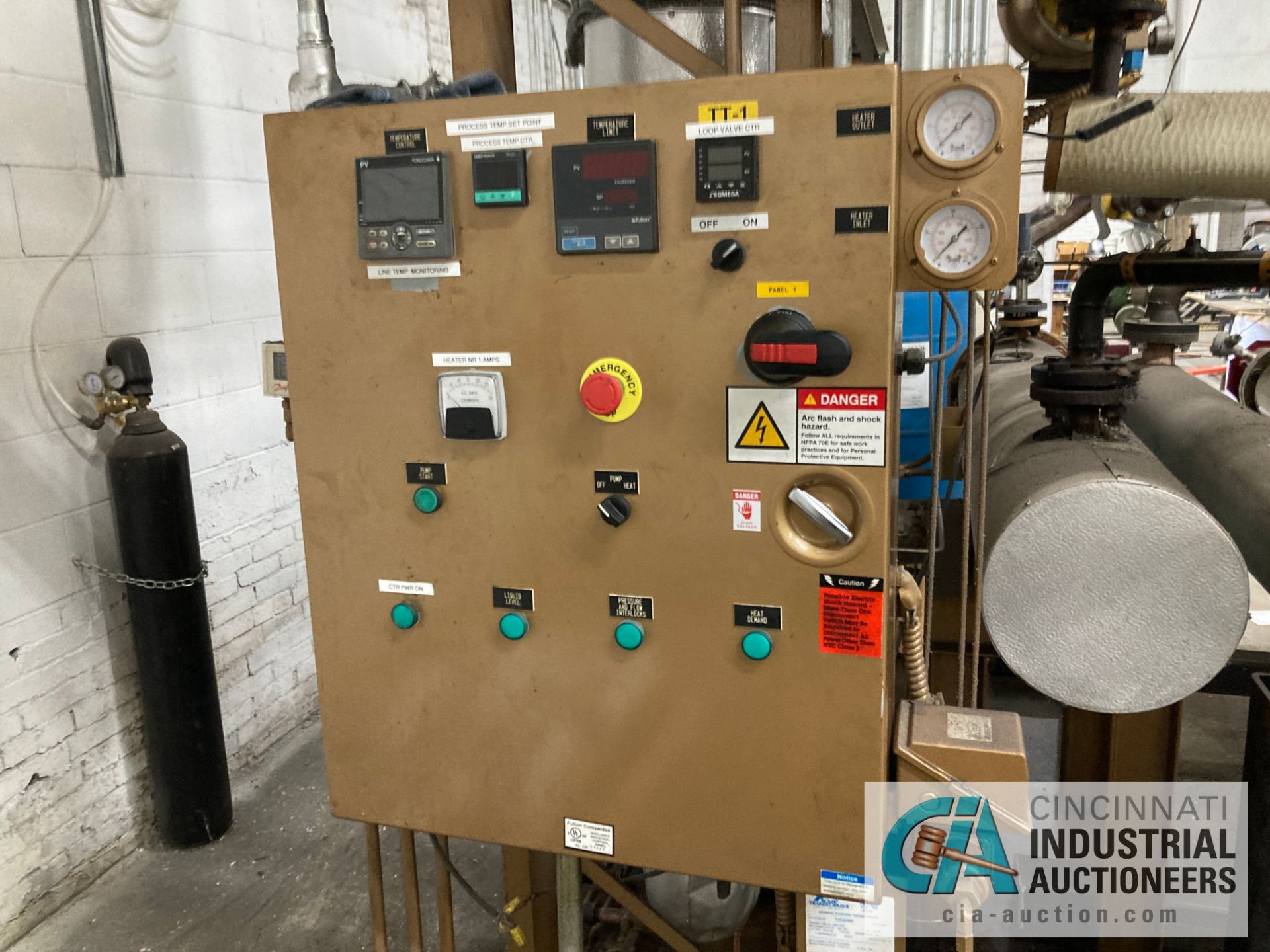 CHROMALOR OIL HEATING SYSTEM WITH CONTROLS, NO CHASING WIRE OR PIPING - Image 6 of 19