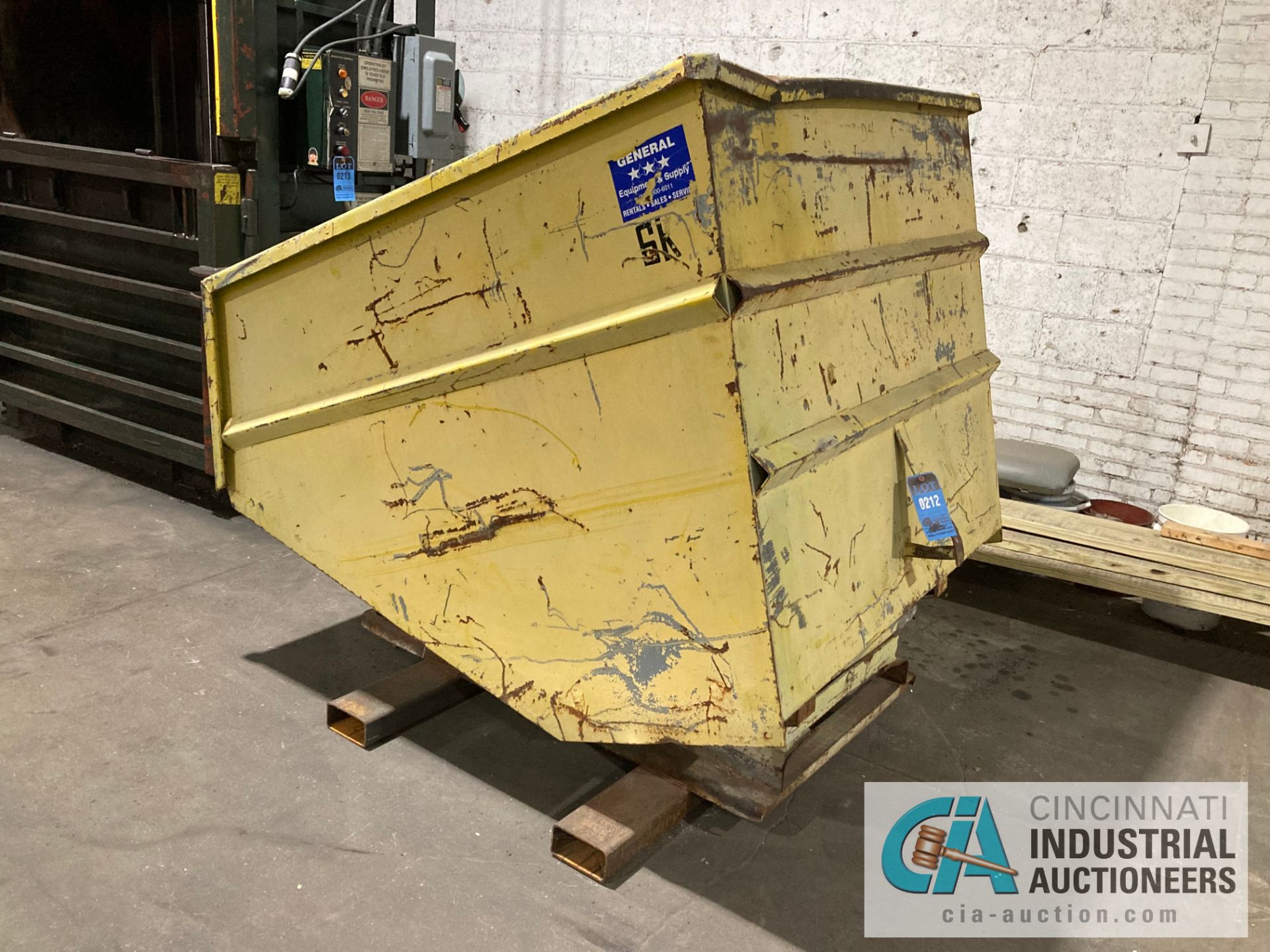 1-1/2 YARD SELF DUMPING HOPPERS **OUT OF SERVICE**