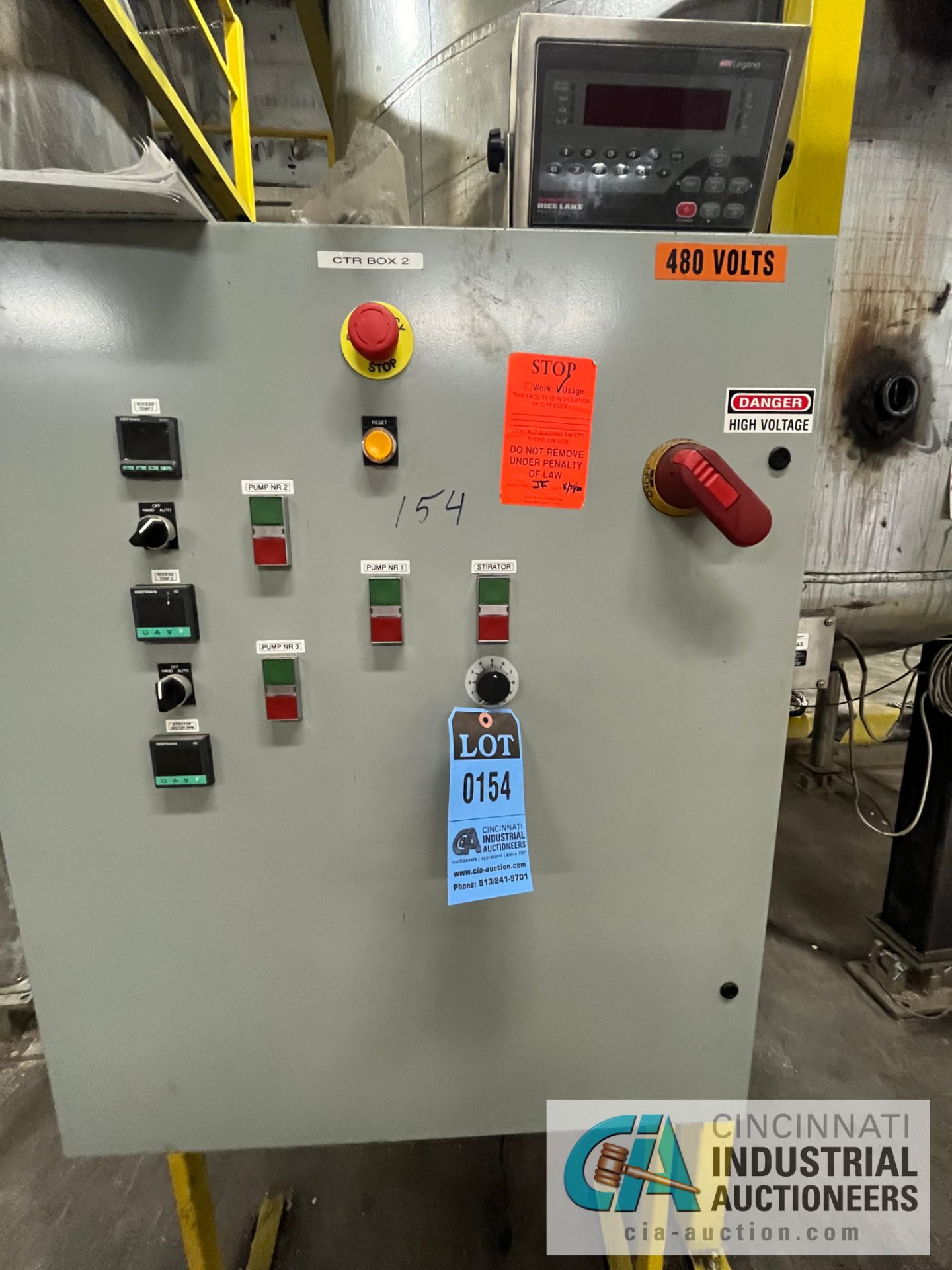 VERTICAL TYPE SS JACKETED TANK WITH RICE LAKE SCALE SYSTEM AND CONTROL PANELS - Image 4 of 8