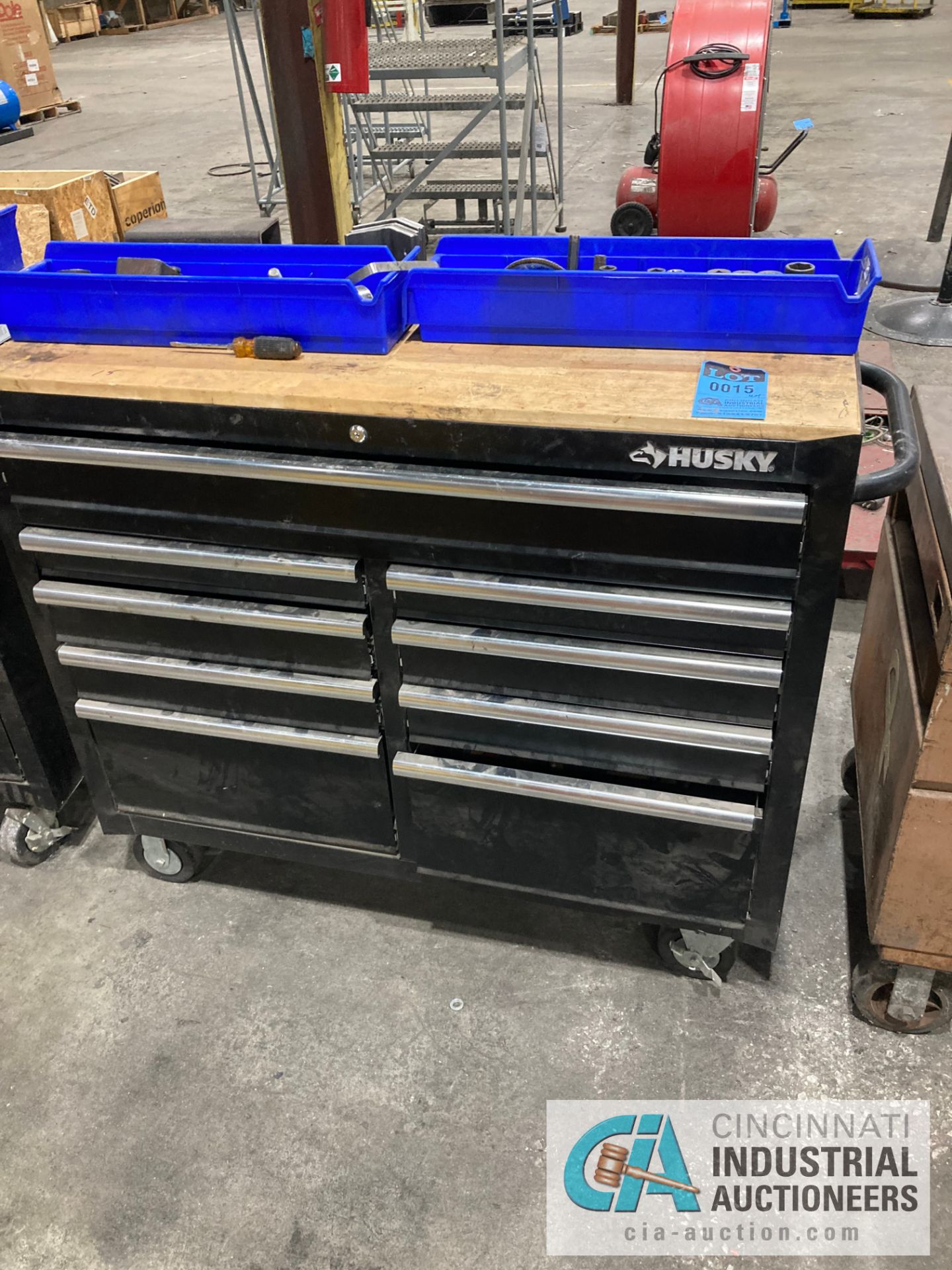 HUSKY PORTABLE TOOLBOX WITH CONTENTS; ASSORTED SMALL TOOLS