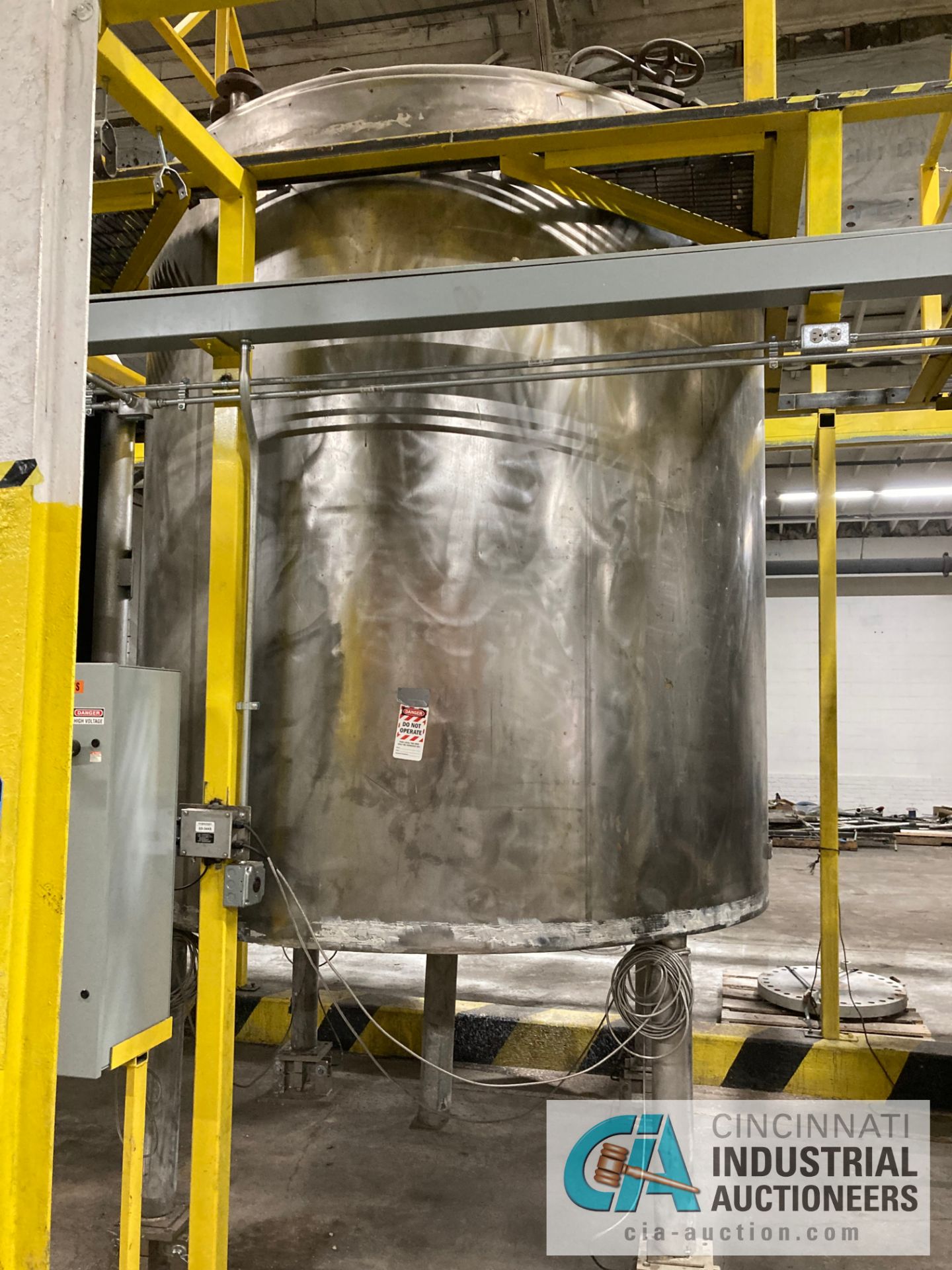 VERTICAL TYPE SS JACKETED TANK WITH RICE LAKE SCALE SYSTEM AND CONTROL PANELS - Image 2 of 8
