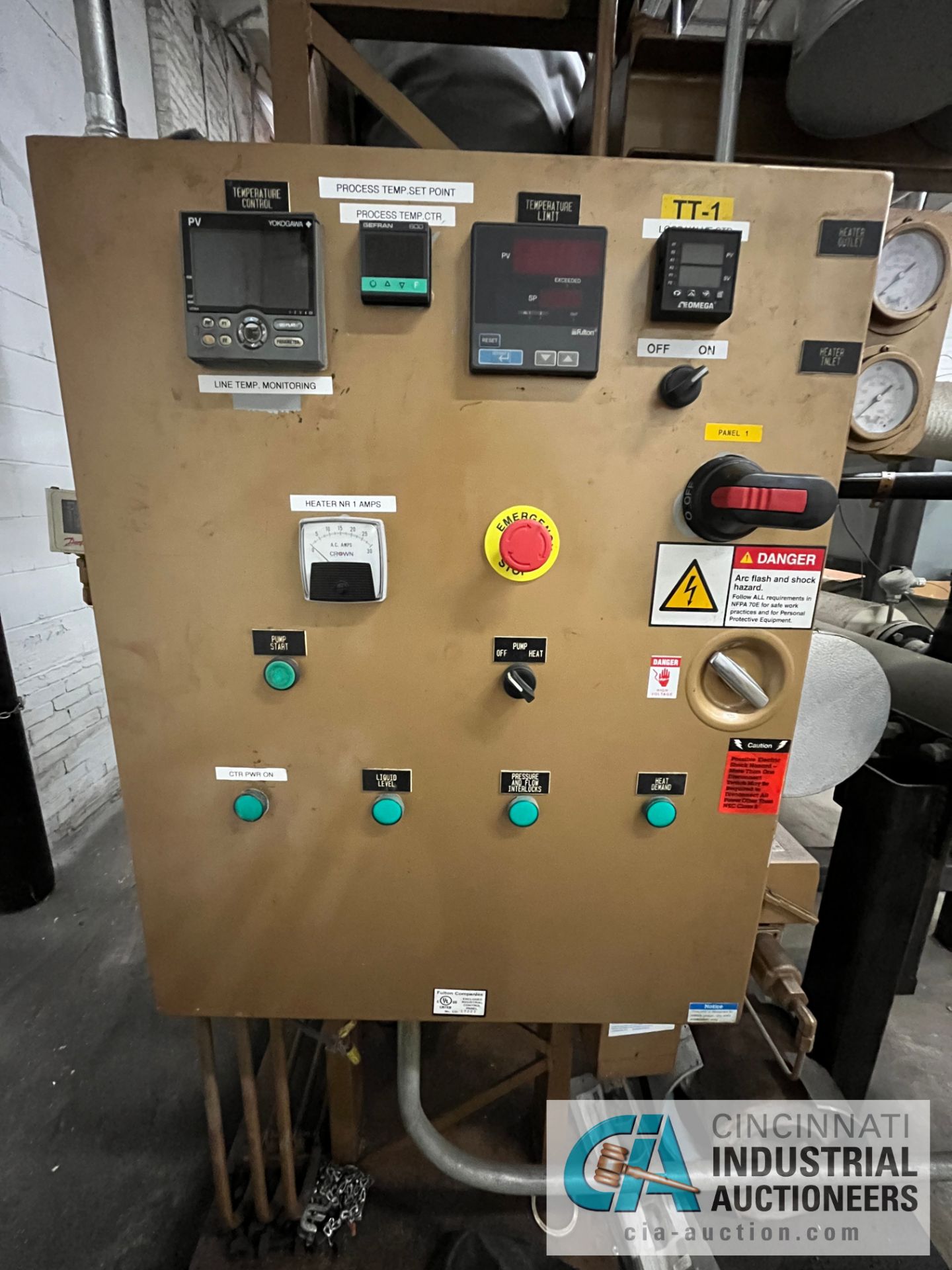 CHROMALOR OIL HEATING SYSTEM WITH CONTROLS, NO CHASING WIRE OR PIPING - Image 8 of 19