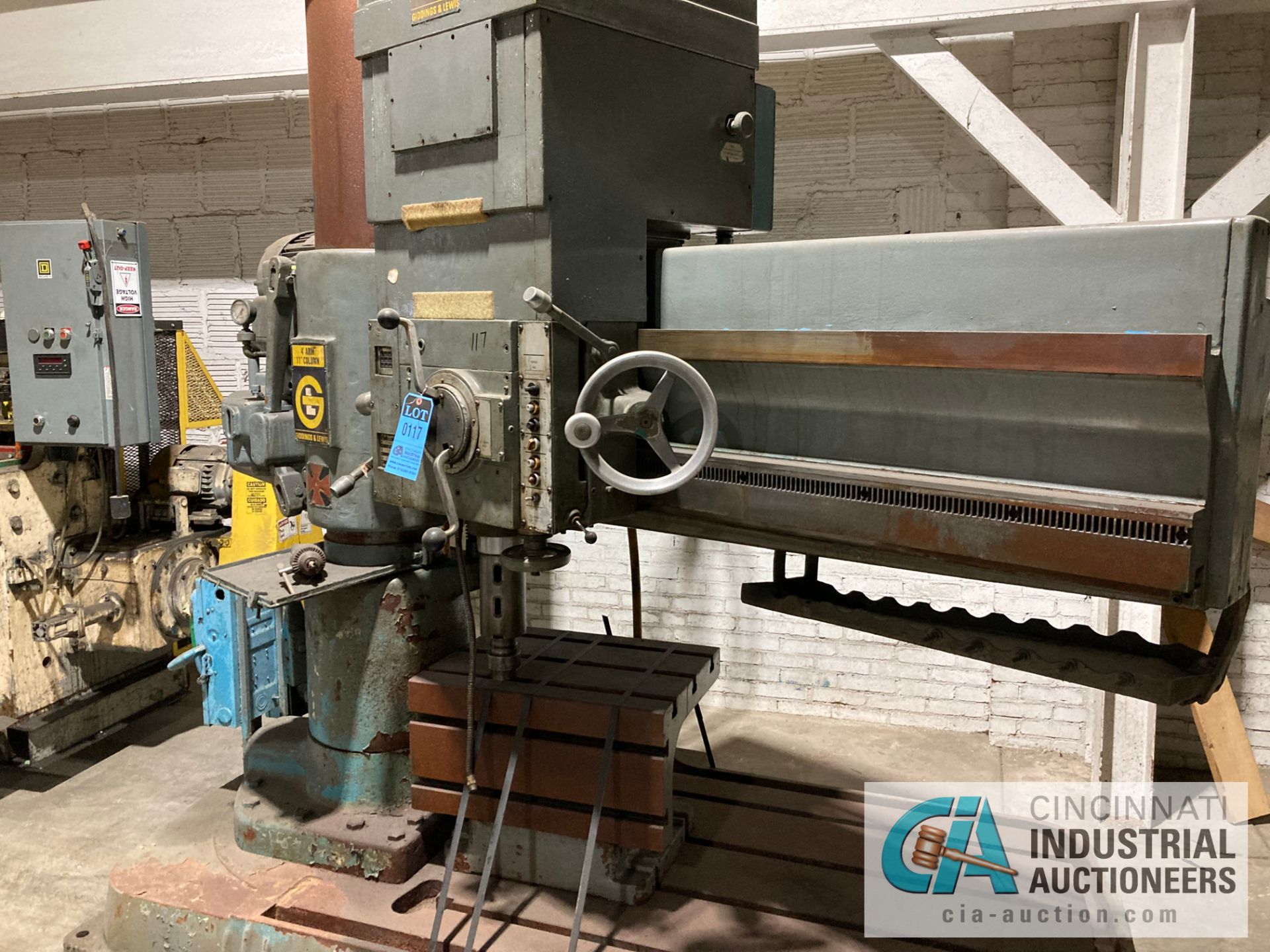 4" ARM X 11" COLUMN G&L RADIAL ARM DRILL; S/N 952-00102-66, 18" X 24" DRILL TABLE - Image 4 of 5