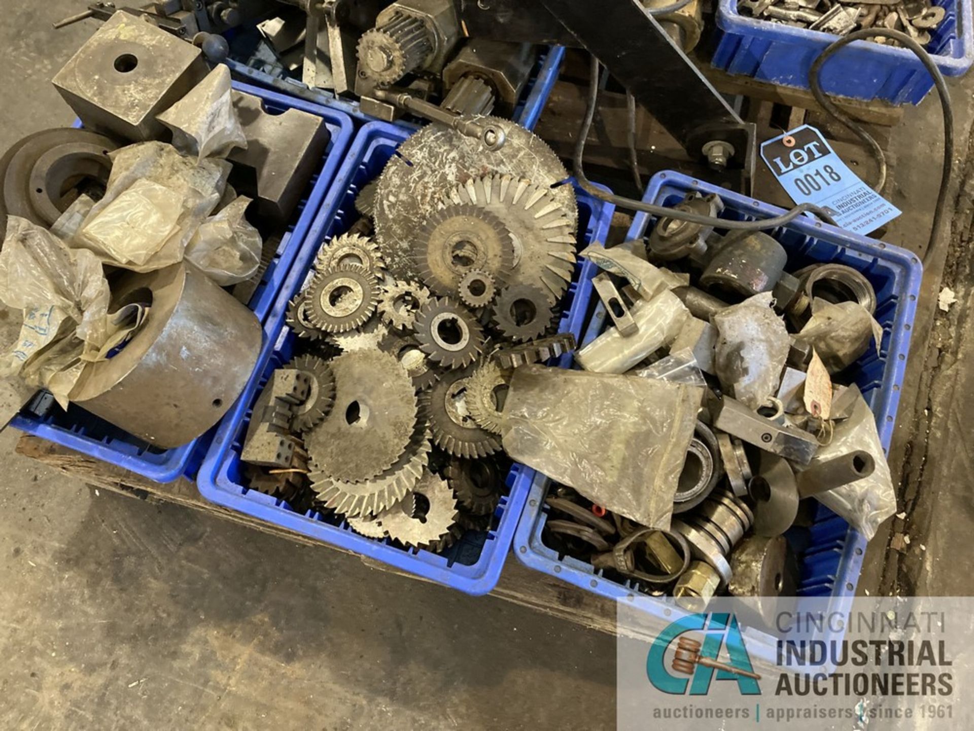 (LOT) MILL CUTTERS AND OTHER MACHINE PARTS