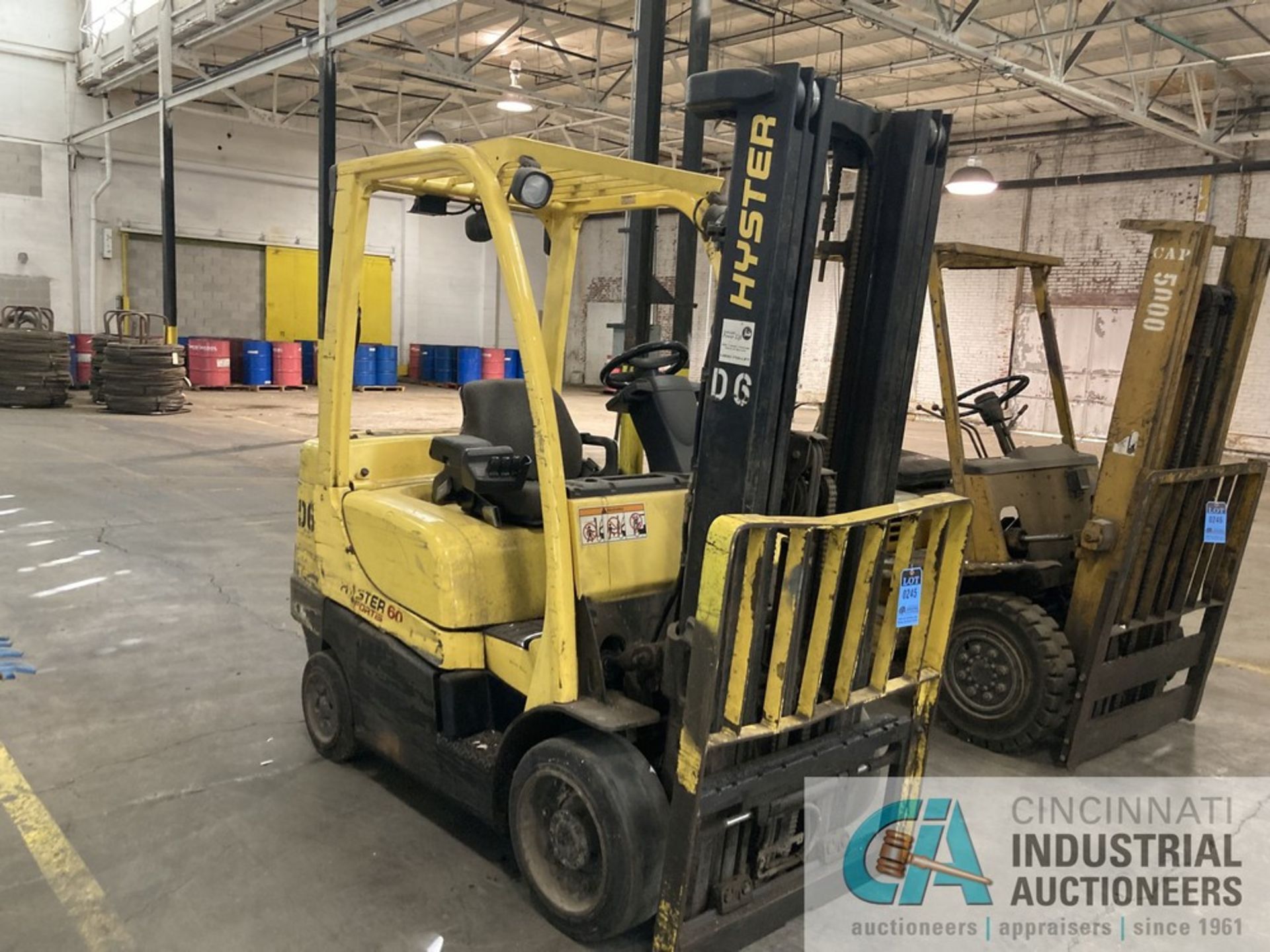 6,000 LB. HYSTER MODEL S60FT LP GAS LIFT TRUCK; S/N F187V0187AC - NOT RUNNING - STARTER ISSUE, NO - Image 3 of 8