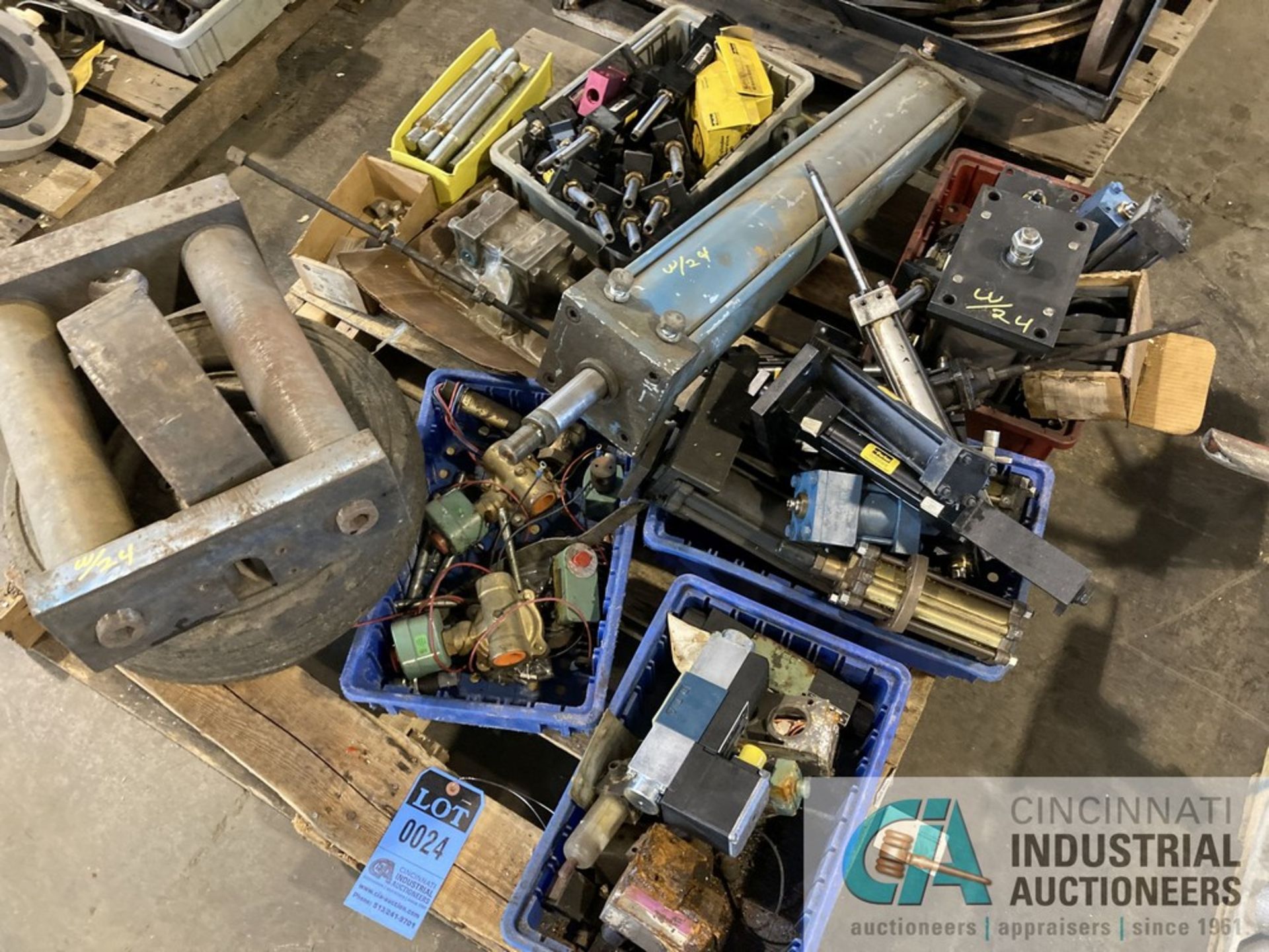 (LOT) (4) SKIDS OF CYLINDERS, PLUMBING, MACHINE PARTS