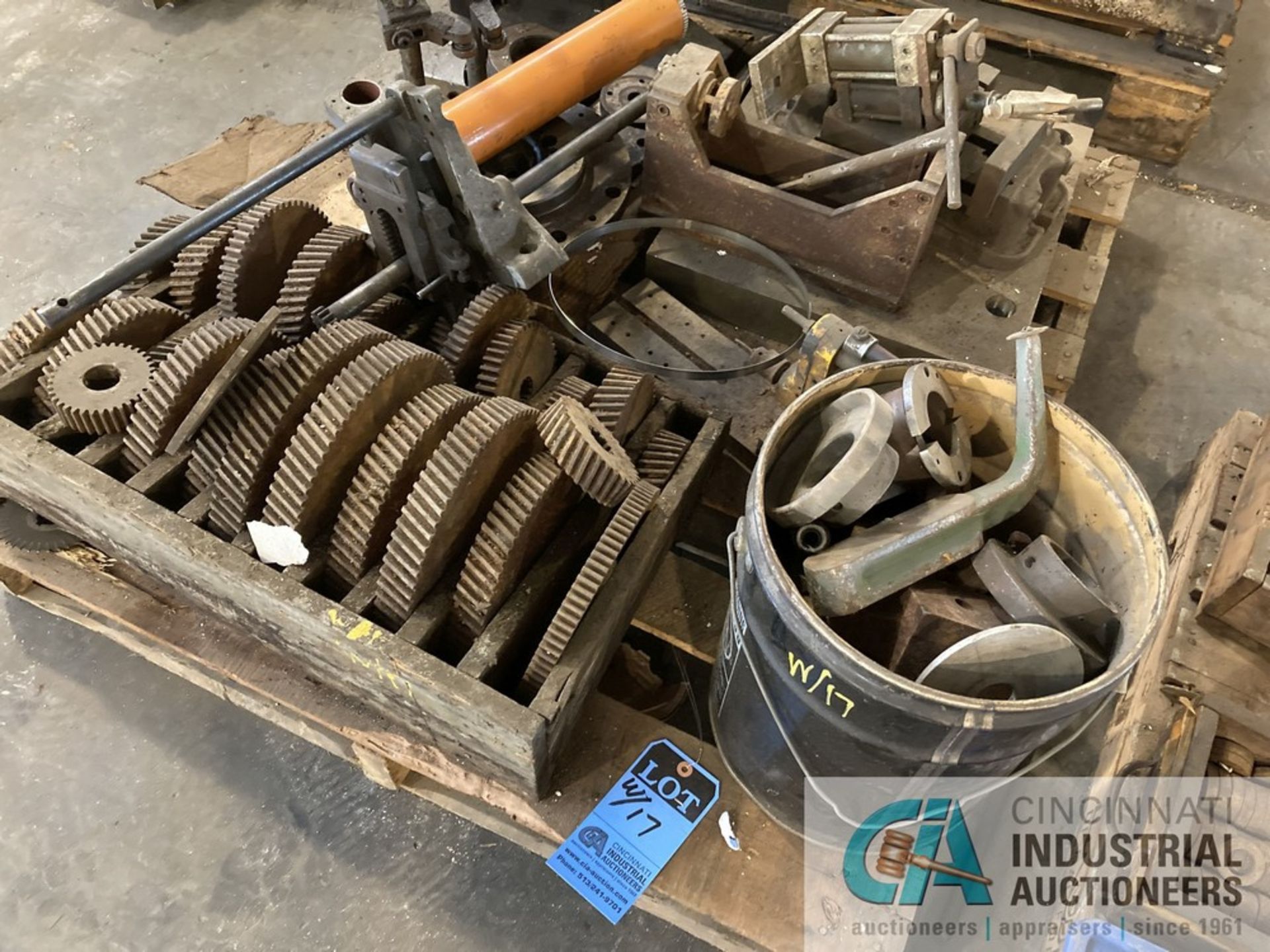 (LOT) (4) SKIDS OF ASSORTED MACHINE PARTS, HARDWARE AND MAINTENANCE ITEMS - Image 6 of 6