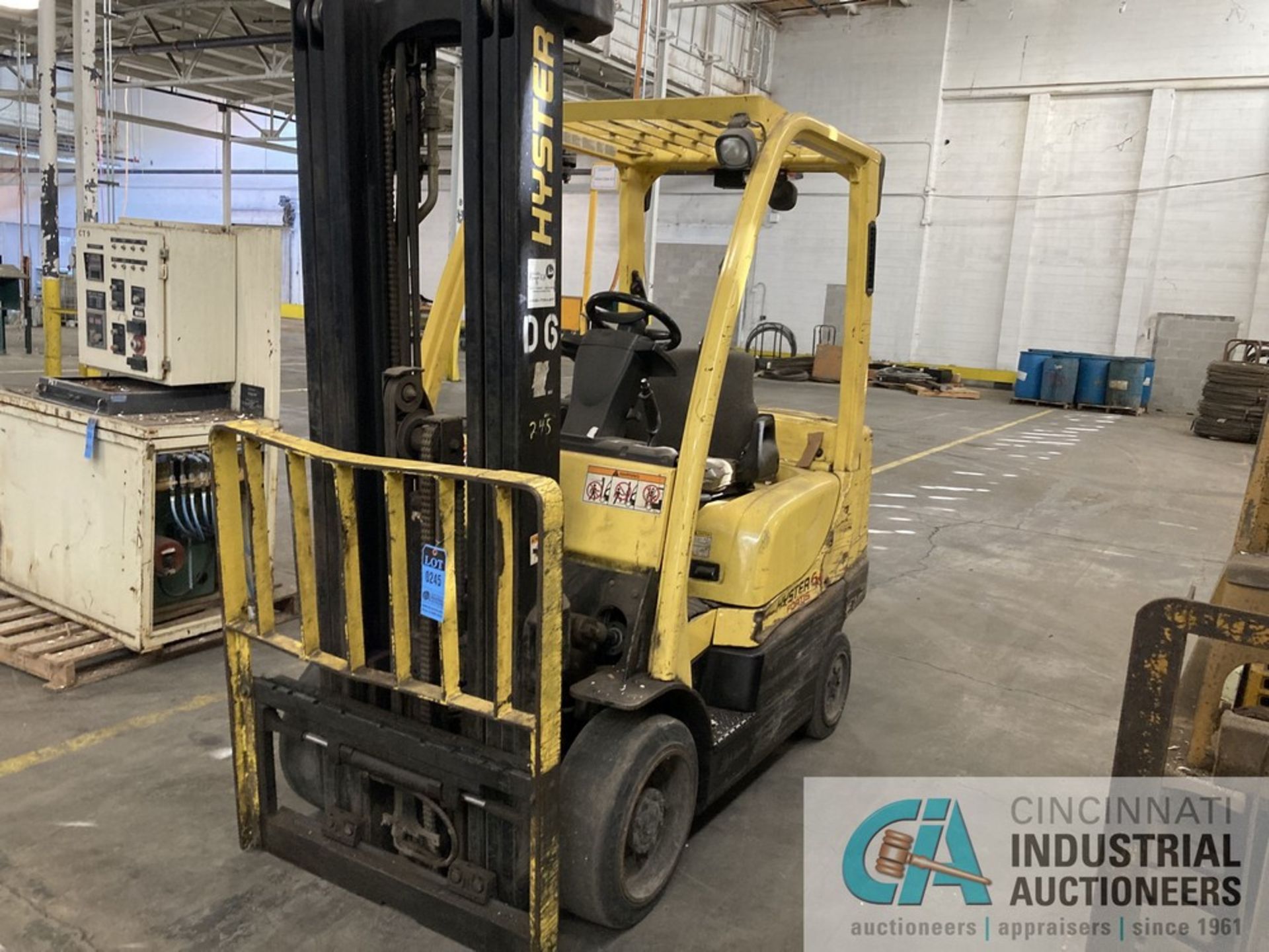 6,000 LB. HYSTER MODEL S60FT LP GAS LIFT TRUCK; S/N F187V0187AC - NOT RUNNING - STARTER ISSUE, NO