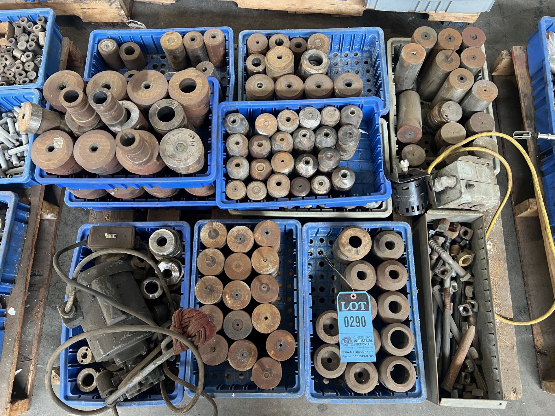 (LOT) ASSORTED HEADER / BOLT MAKER TOOLING: 2.54 **For convenience, the loading fee of $25.00 will