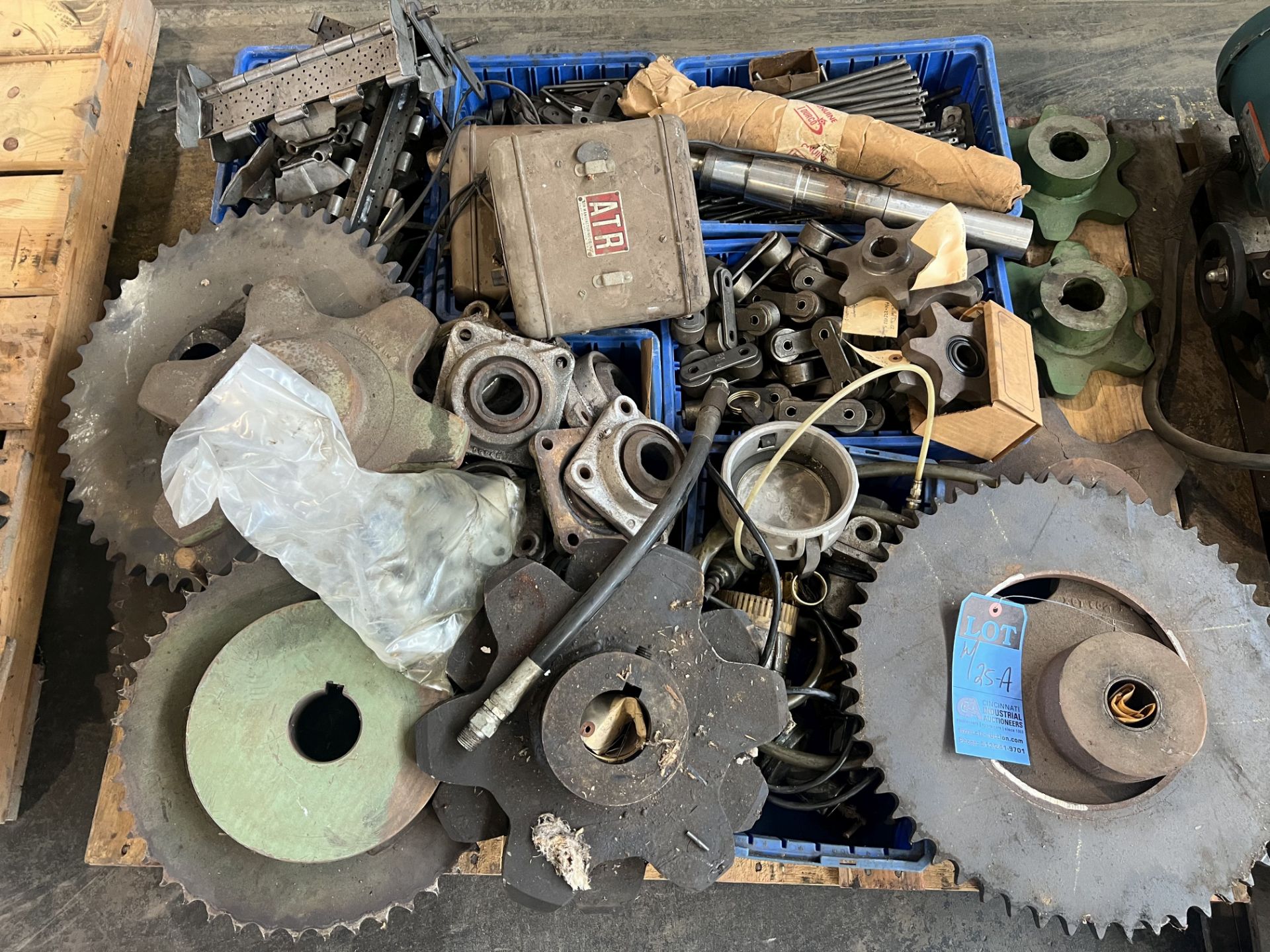 SKIDS OF MACHINE PARTS, FLYWHEELS, SPROCKETS **For convenience, the loading fee of $50.00 will - Image 6 of 7