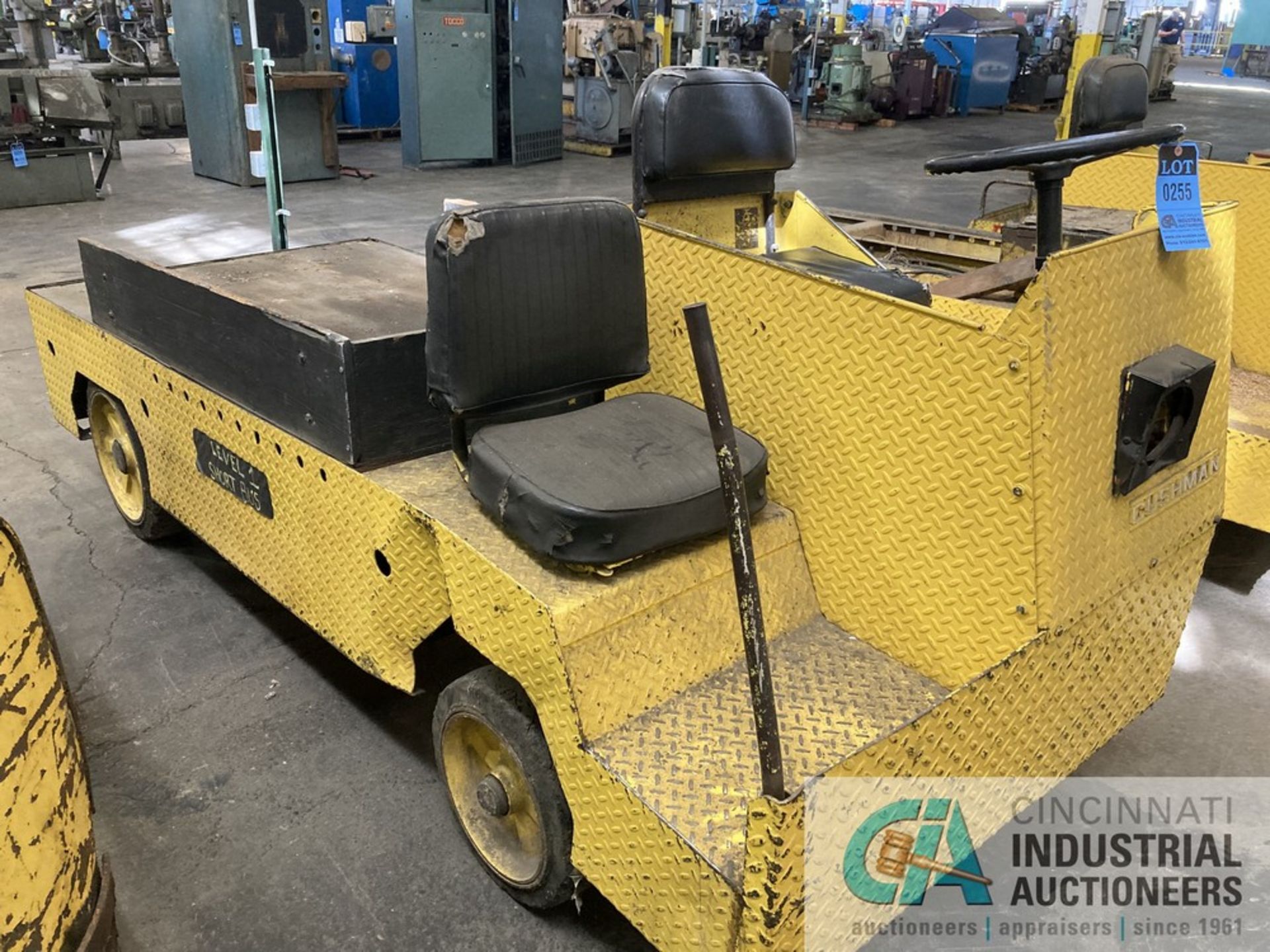 CUSHMAN MODEL 8210 ELECTRIC MAINTENANCE CARTS, 45" X 72" REAR BEDS, BOTH OUT OF SERVICE, ISSUES - Image 2 of 8