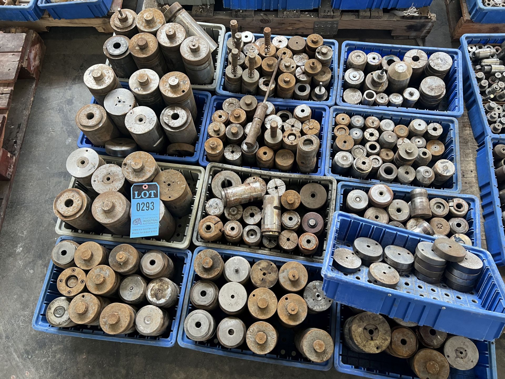 (LOT) ASSORTED HEADER / BOLT MAKER TOOLING: 3.93, 3.15, 4.00 **For convenience, the loading fee