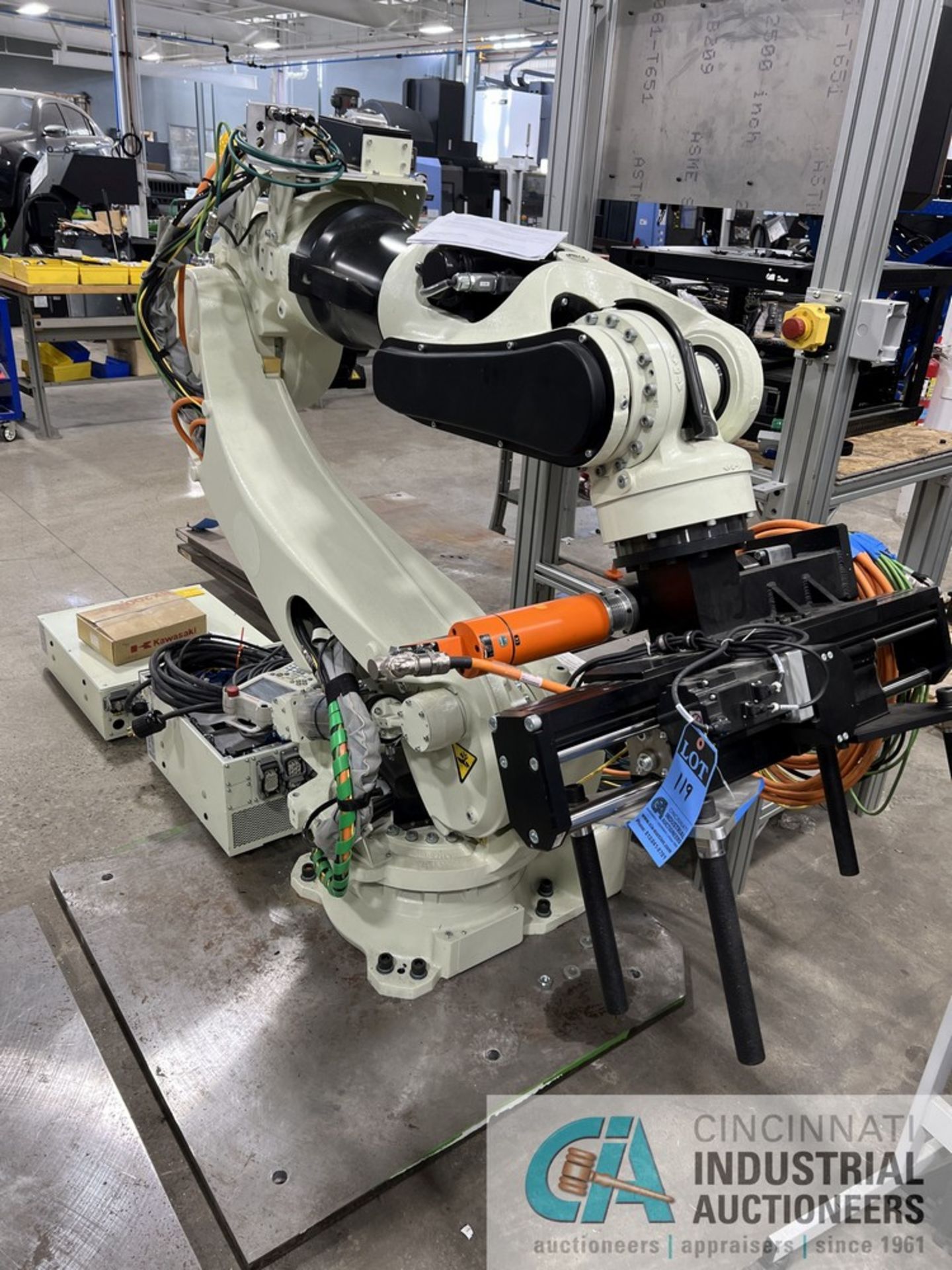 200 KG KAWASAKI MODEL BV200LFE02 6-AXIS ROBOT; S/N BX200014085, WITH CUBIC S CONTROLLER AND TEACH - Image 2 of 12