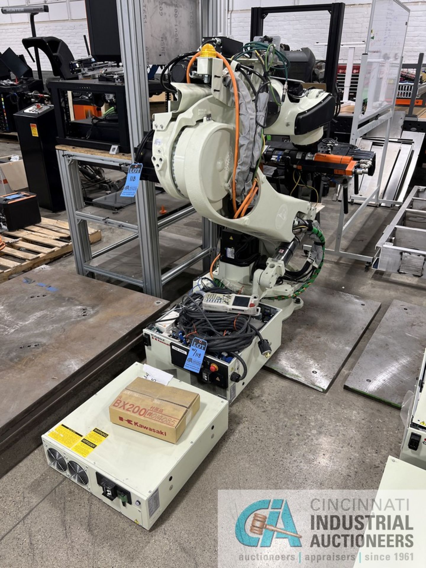 200 KG KAWASAKI MODEL BV200LFE02 6-AXIS ROBOT; S/N BX200014085, WITH CUBIC S CONTROLLER AND TEACH