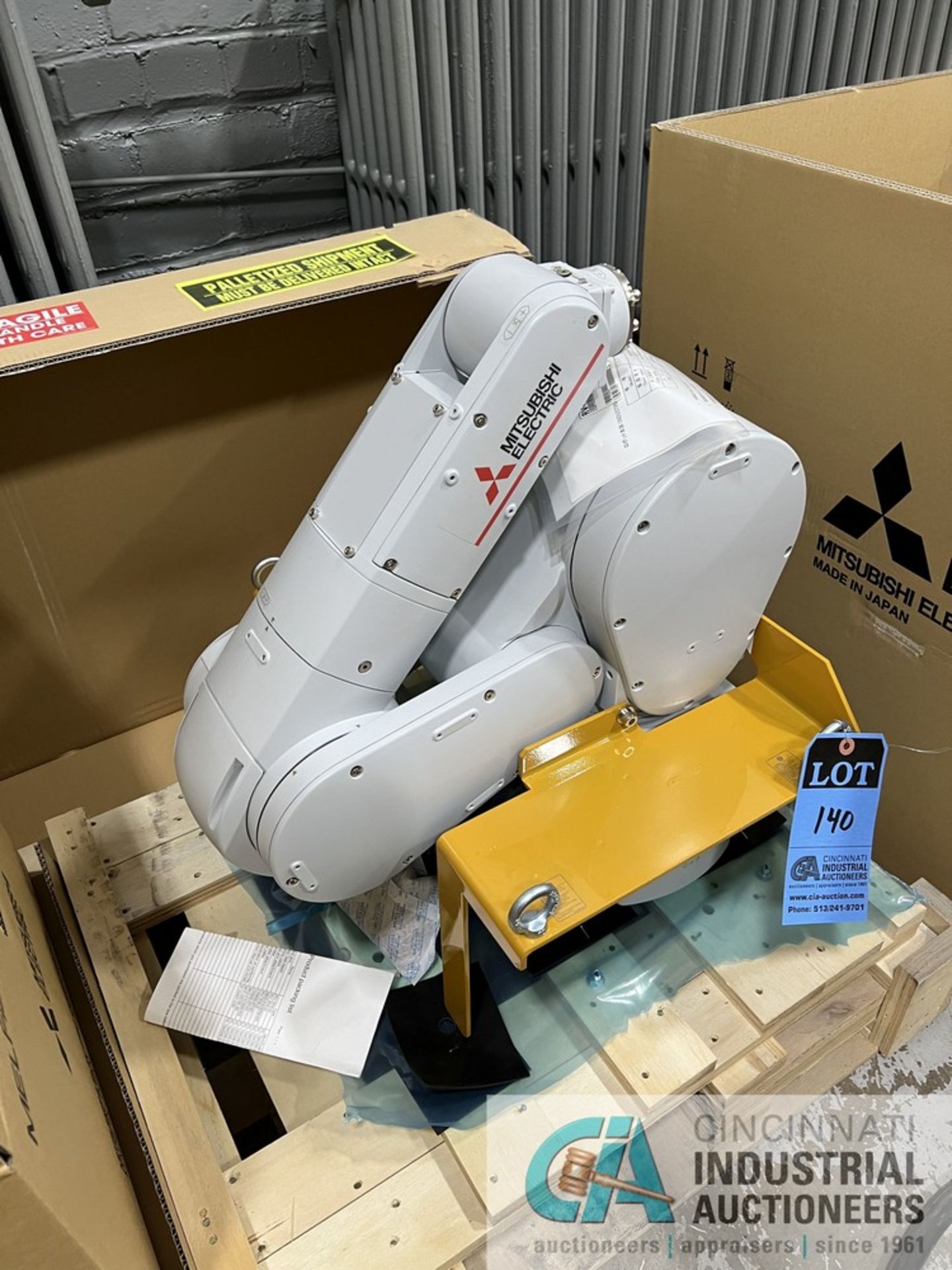 7 KG MITSUBISHI MODEL RV7FRD 6-AXIS ROBOT; S/N BC1020036R, CR800-07VD CONTROLLER, R32TB PENDANT, - Image 2 of 10