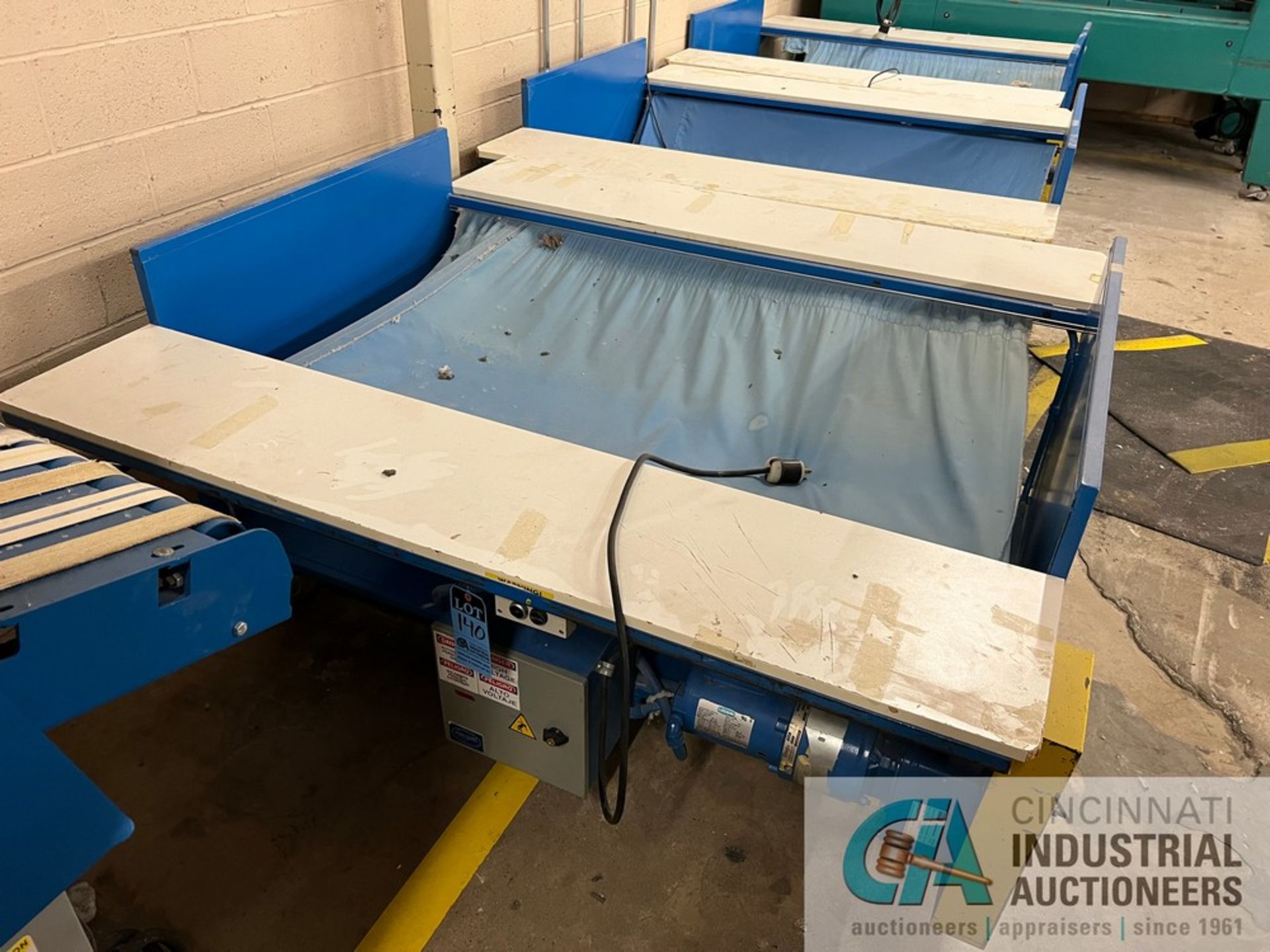 SPEED CHECK CONVEYOR MODEL 10-1-057 ROLL SORTING TABLE WITH PUSH BUTTON CONTROLS **For