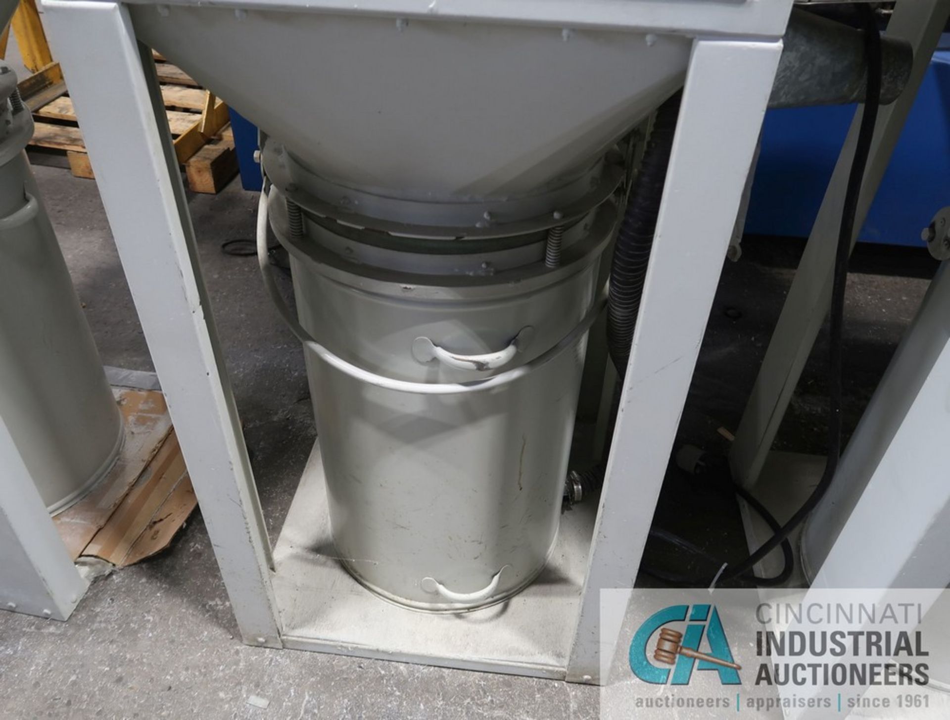 1 HP DCE UNIMASTER MODEL UMA73G1AD DUST COLLECTOR; S/N 98-1221/04 - From eyeglass lense - Image 2 of 4