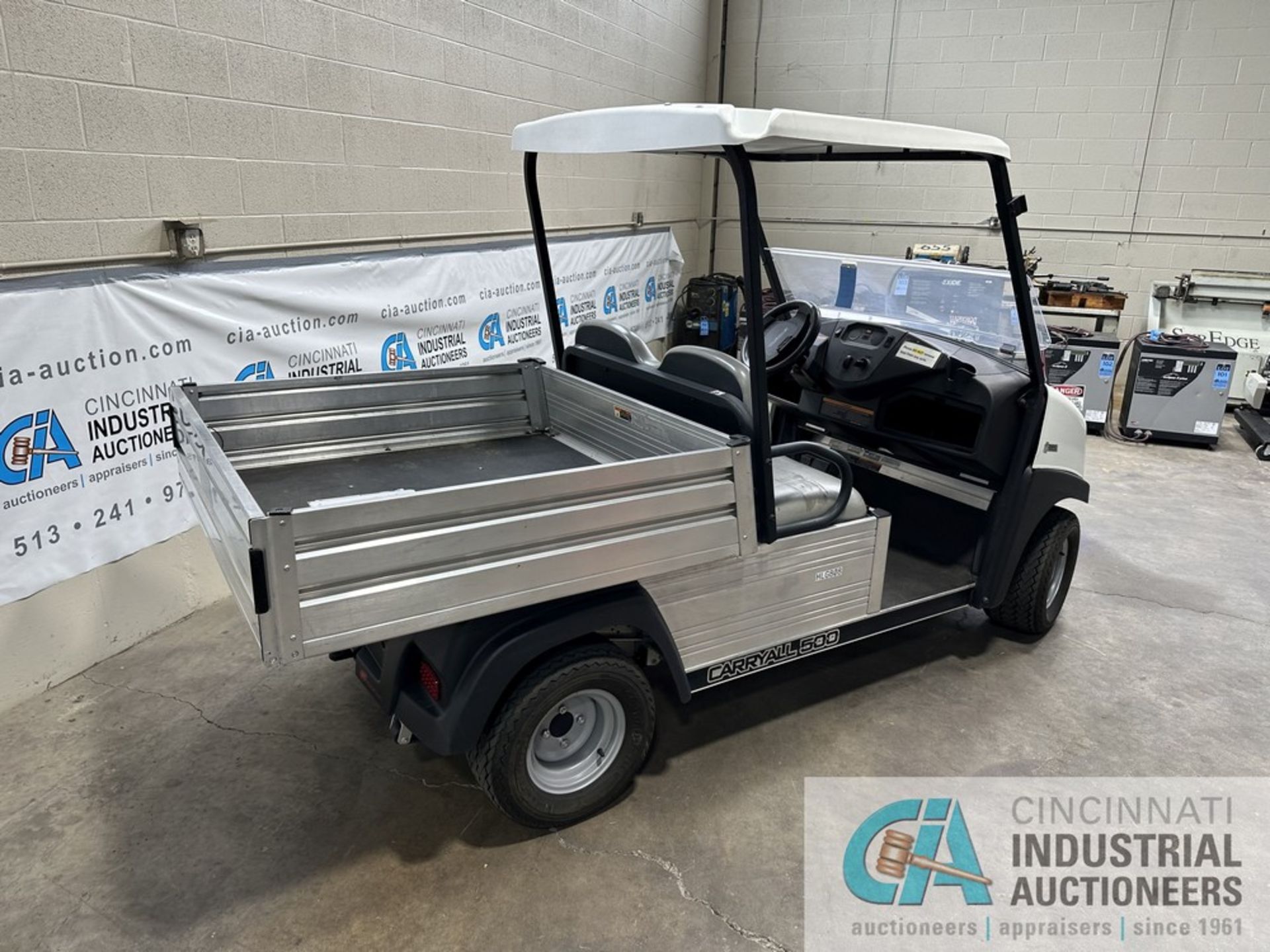 2021 CLUB CAR MODEL CARRYALL 500 ELECTRIC GOLF CART; S/N ME2127-187271, 45" X 48" X 10" DEEP DRUMP - Image 4 of 14