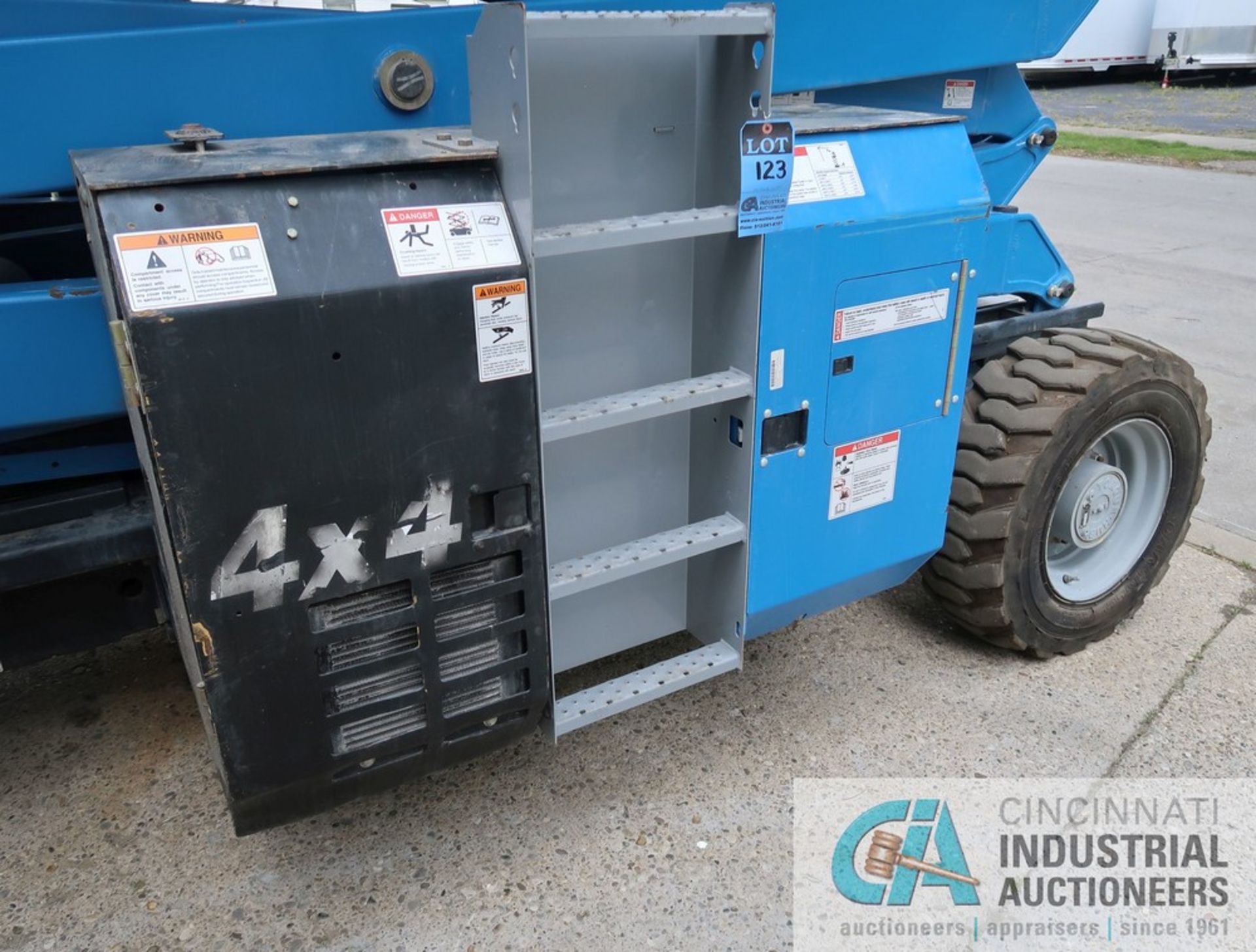 2015 GENIE MODEL GS3384 4X4 LPG ROUGH TERRAIN SCISSOR LIFT; S/N GS8415-42374 (NEW 7-21-2015), 1, - Image 8 of 18