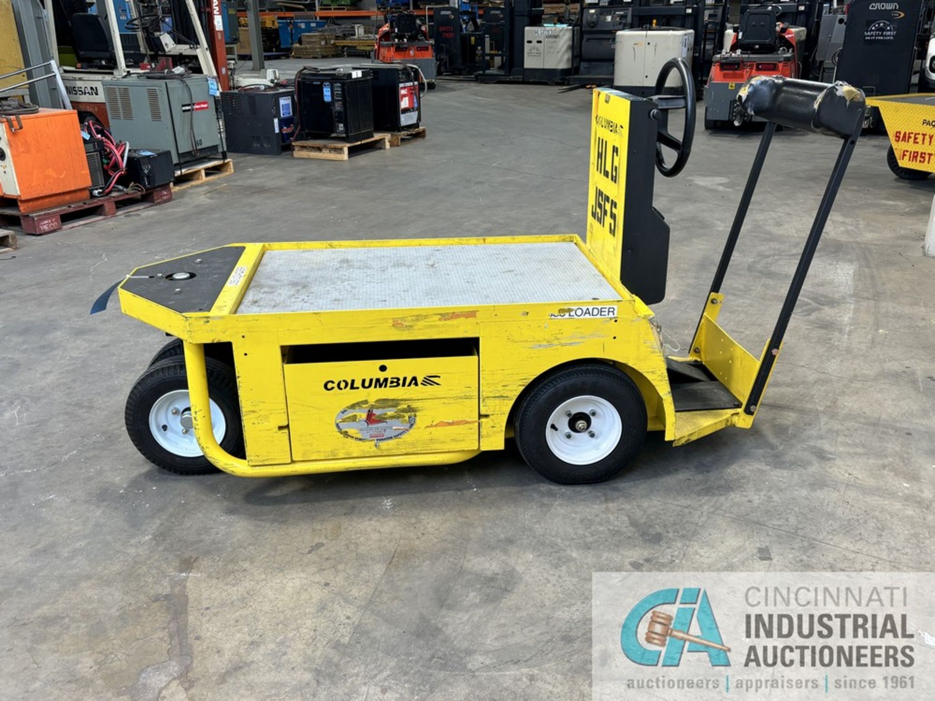 COLUMBIA MODEL IS-12-24 STOCKCHASER STAND-UP ELECTRIC MAINTENANCE CART; S/N 12SE2-3ZR0188, WITH - Image 3 of 11