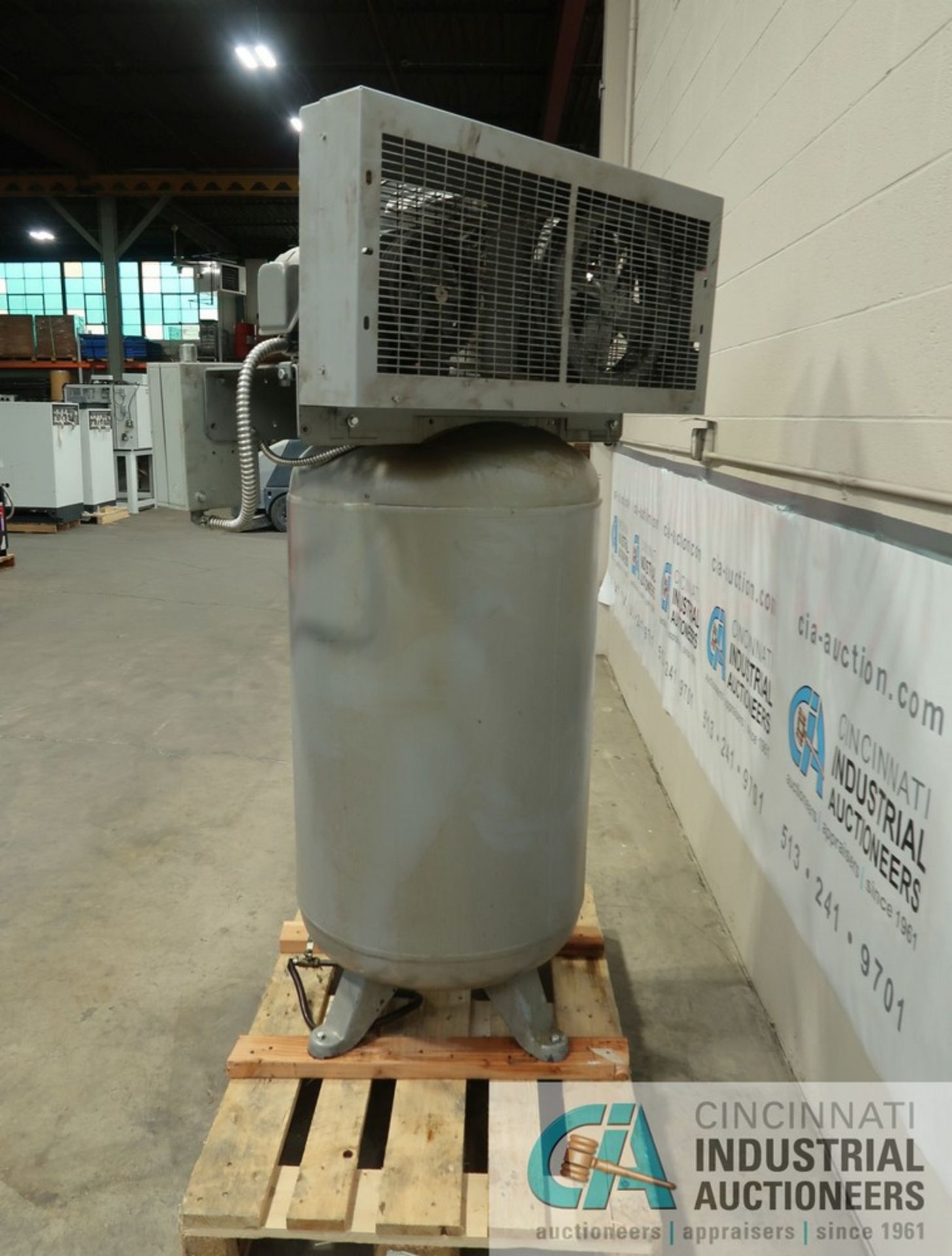 INGERSOLL RAND MODEL T30 VERTICAL TANK AIR COMPRESSOR; S/N 30T661006, 3-PHASE, 200 VOLTS, 5 HP MOTOR - Image 2 of 8
