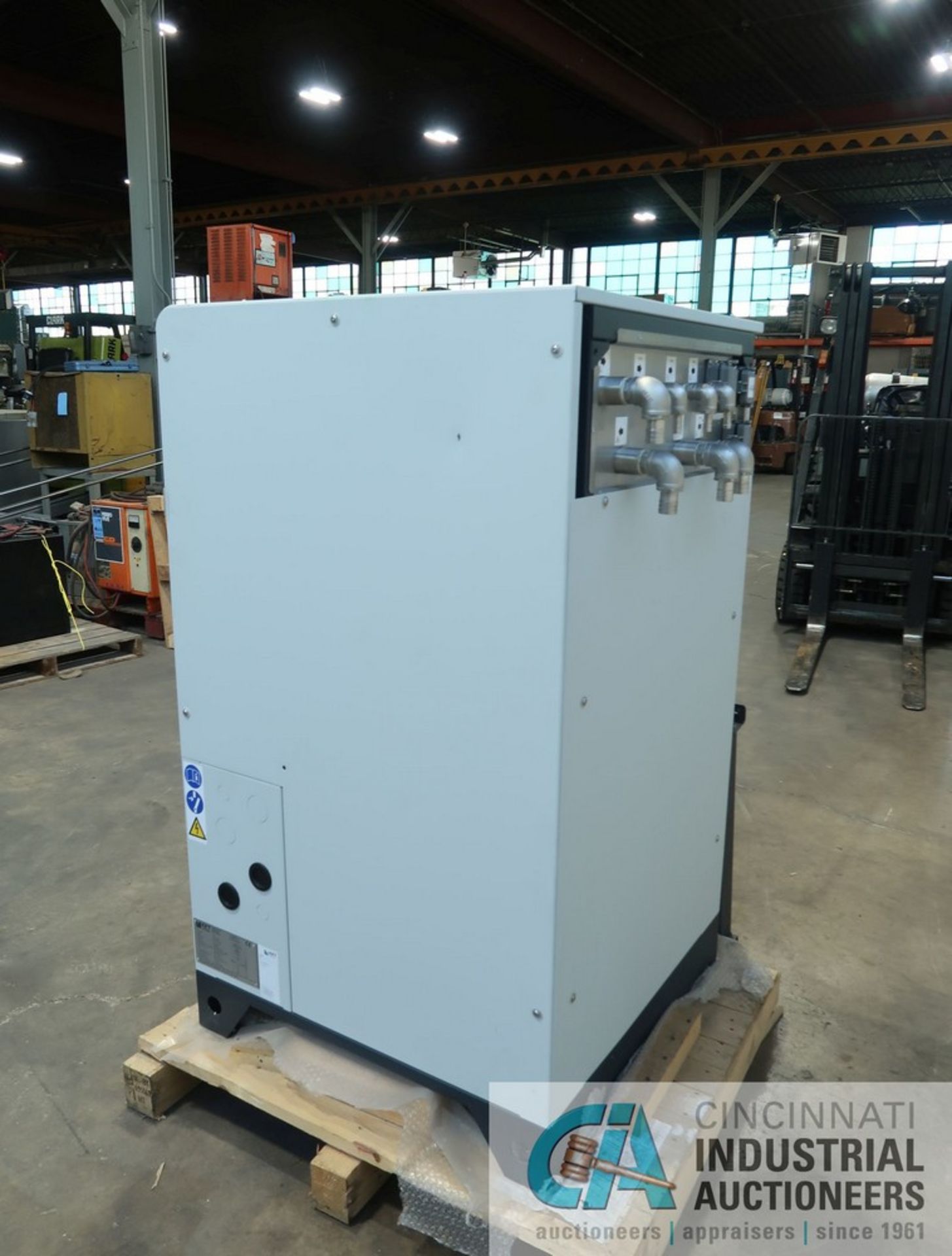 2016 KKT CHILLERS MODEL VBOX X6 VARIO-LINE CHILLER - Appears to be New, Never put in service; S/N - Image 4 of 9