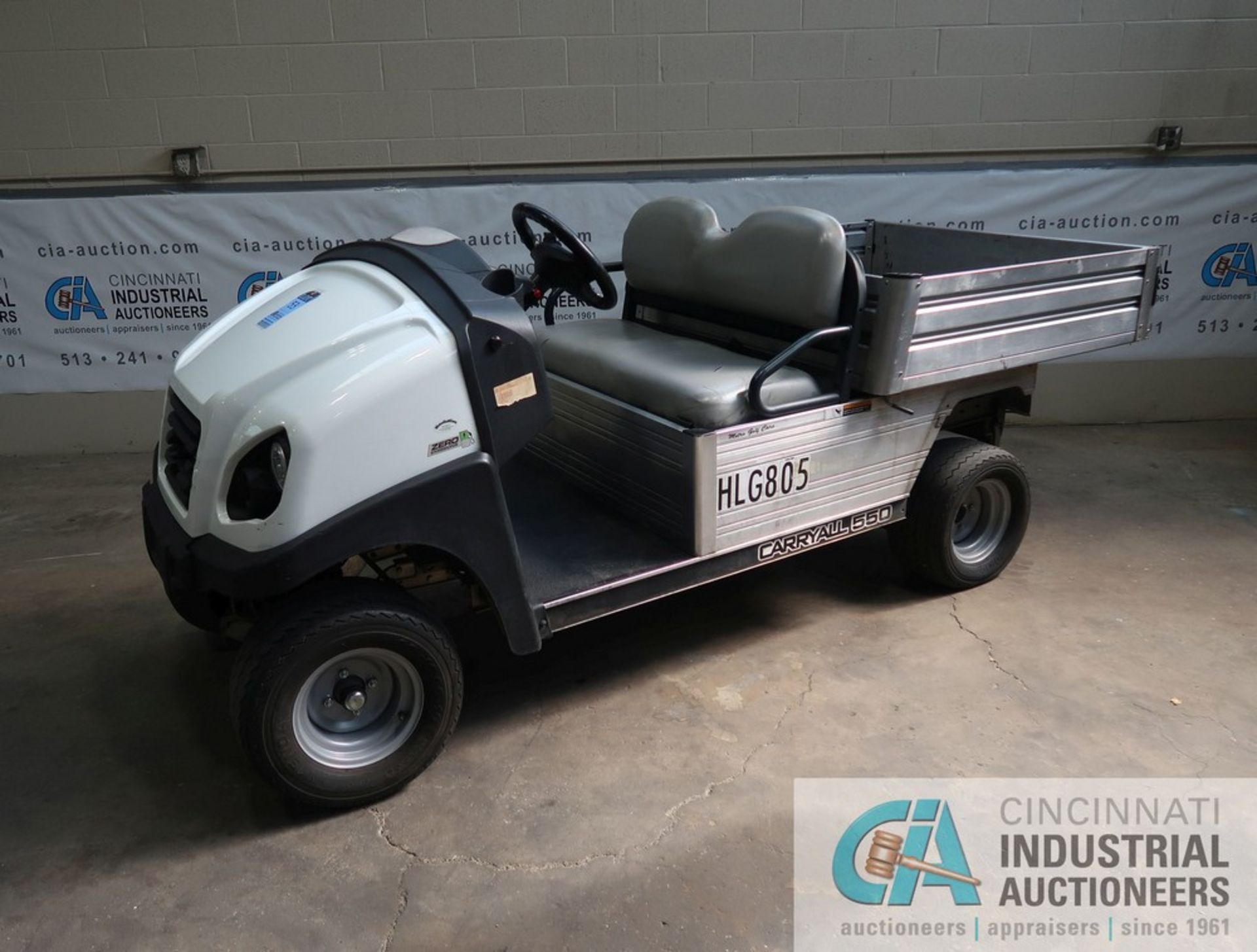 2015 CLUB CAR MODEL CARRYALL 550 ELECTRIC GOLF CART- Needs new batteries - does not run; S/N MM1535