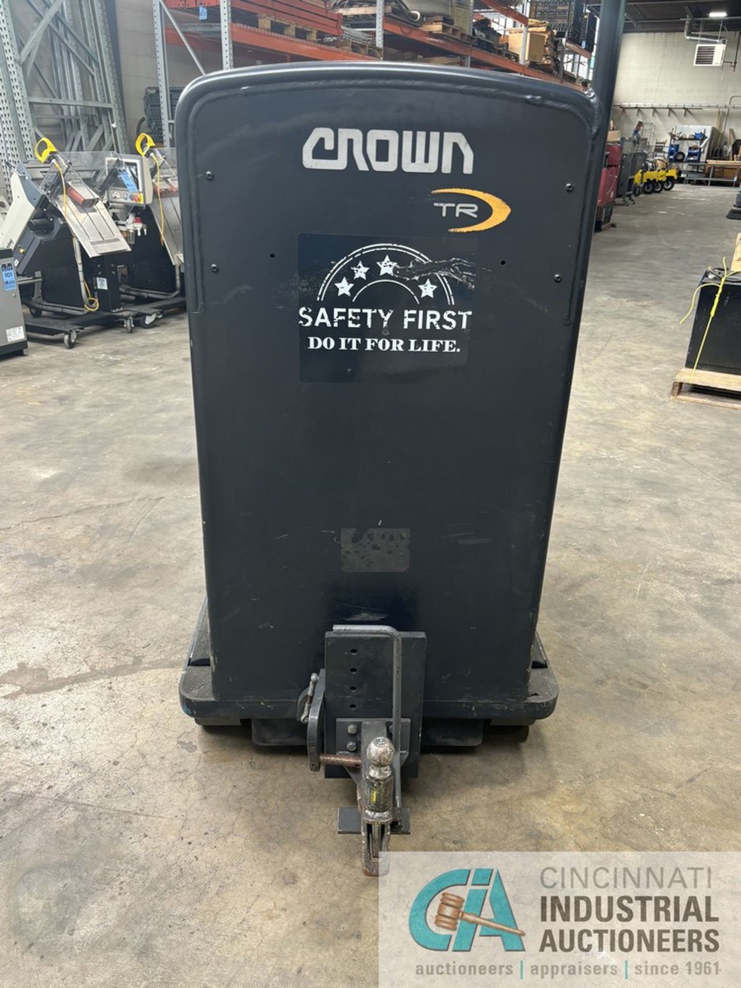 2016 CROWN MODEL TR4500 SERIES STAND-UP ELECTRIC TUGGER; S/N 10011623, 24-VOLT, 3,660 HOURS SHOWING, - Image 4 of 10