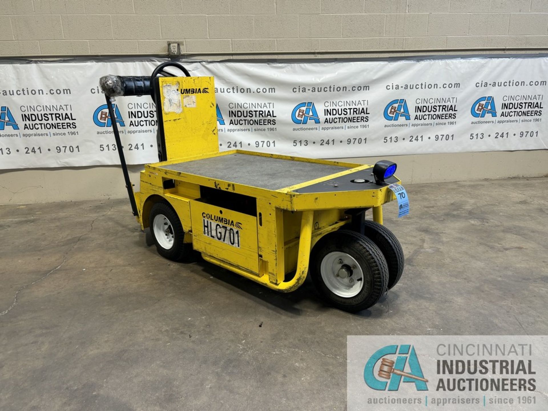 COLUMBIA MODEL IS-12-24 STOCKCHASER STAND-UP ELECTRIC MAINTENANCE CART; S/N 12SE2-3ZR0186, WITH
