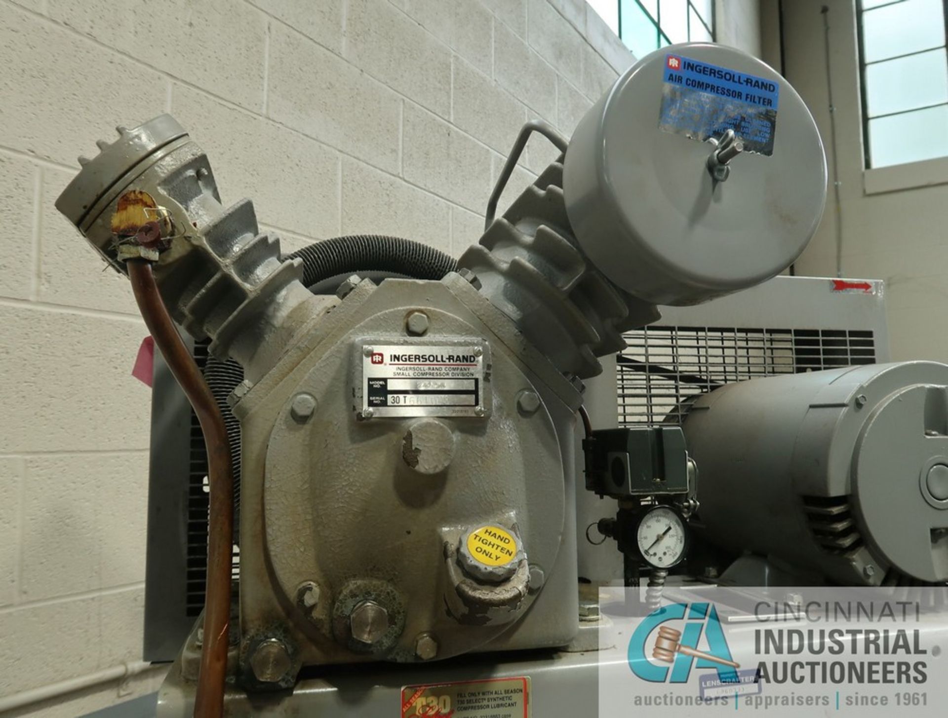 INGERSOLL RAND MODEL T30 VERTICAL TANK AIR COMPRESSOR; S/N 30T661006, 3-PHASE, 200 VOLTS, 5 HP MOTOR - Image 4 of 8