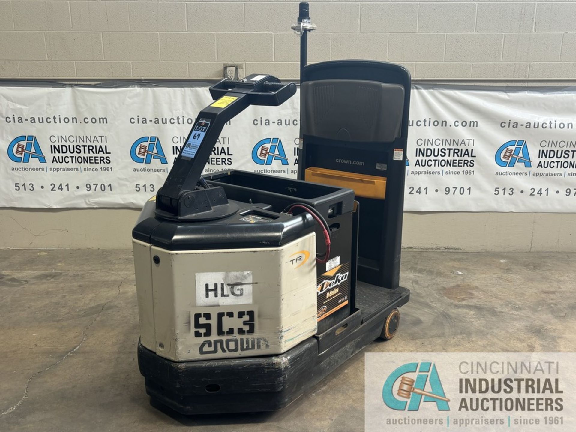 2016 CROWN MODEL TR4500 SERIES STAND-UP ELECTRIC TUGGER; S/N 10011759, 24-VOLT, 1,706 HOURS SHOWING, - Image 3 of 11