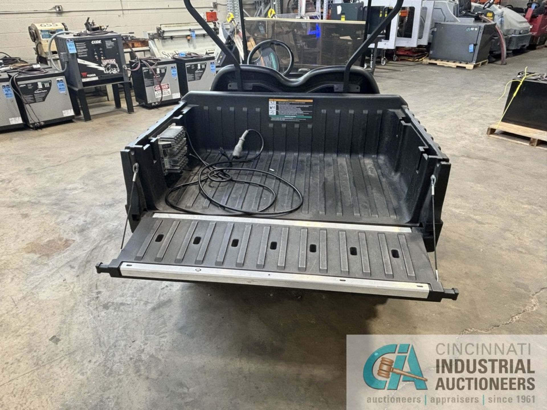 2018 CLUB CAR MODEL XRT800E ELECTRIC GOLF CART; S/N XF1806-849353, 286" X 45" X 12" DEEP DUMP BED, - Image 7 of 12