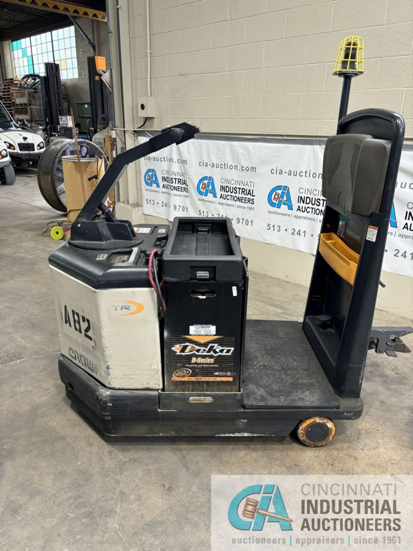2016 CROWN MODEL TR4500 SERIES STAND-UP ELECTRIC TUGGER; S/N 10011758, 24-VOLT, 1,382 HOURS SHOWING, - Image 2 of 8