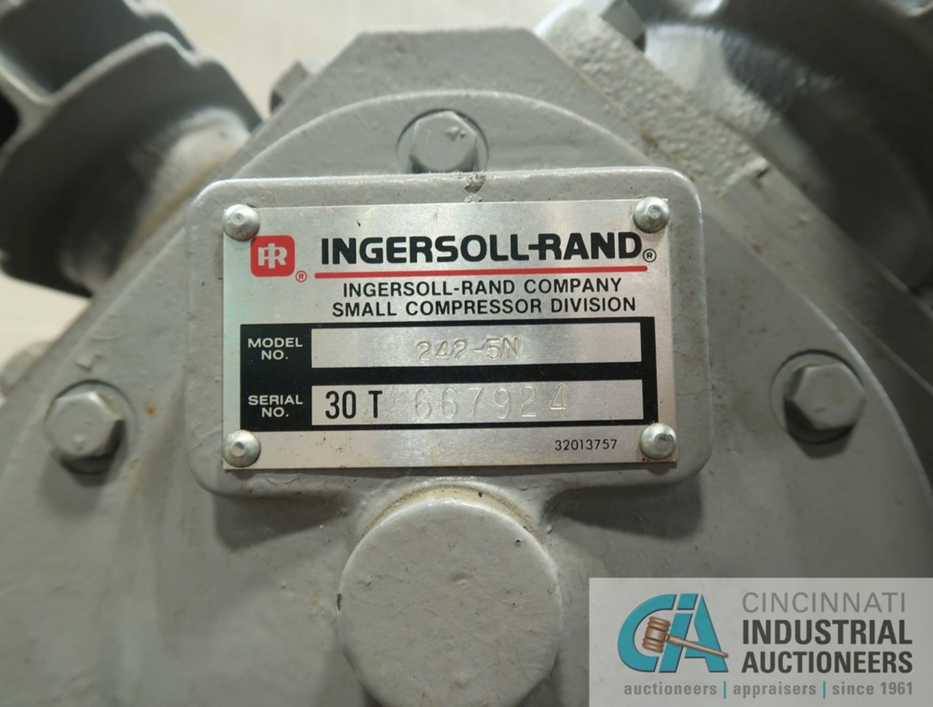 INGERSOLL RAND MODEL T30 VERTICAL TANK AIR COMPRESSOR; S/N 30T-667924, 3-PHASE, 230/460 - 190/380, - Image 9 of 10