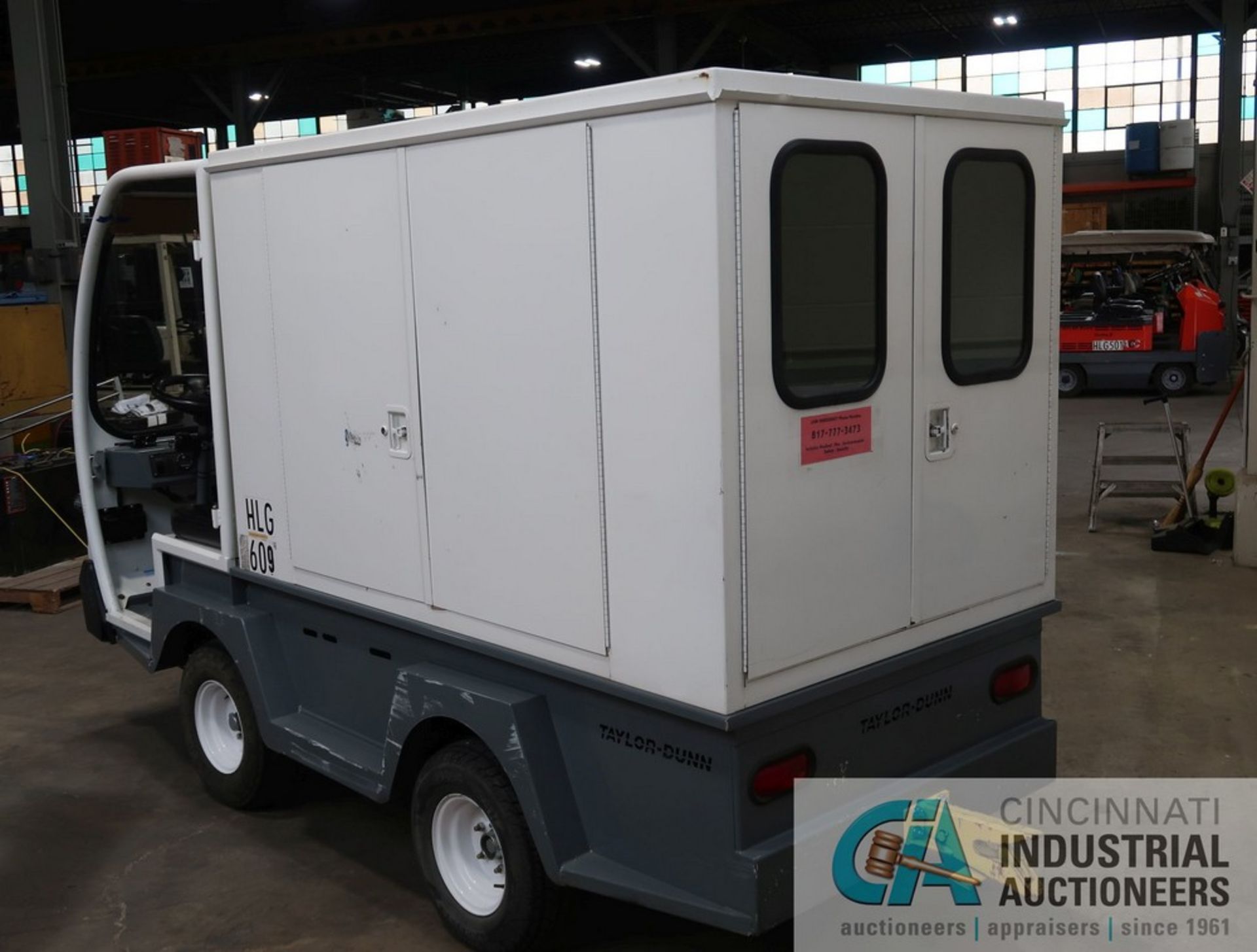 2016 TAYLOR-DUNN MODEL ET-030-48 HEAVY DUTY PERSONNEL CART W/ ENCLOSED CAB AND BED; S/N 201906, WITH - Image 7 of 22