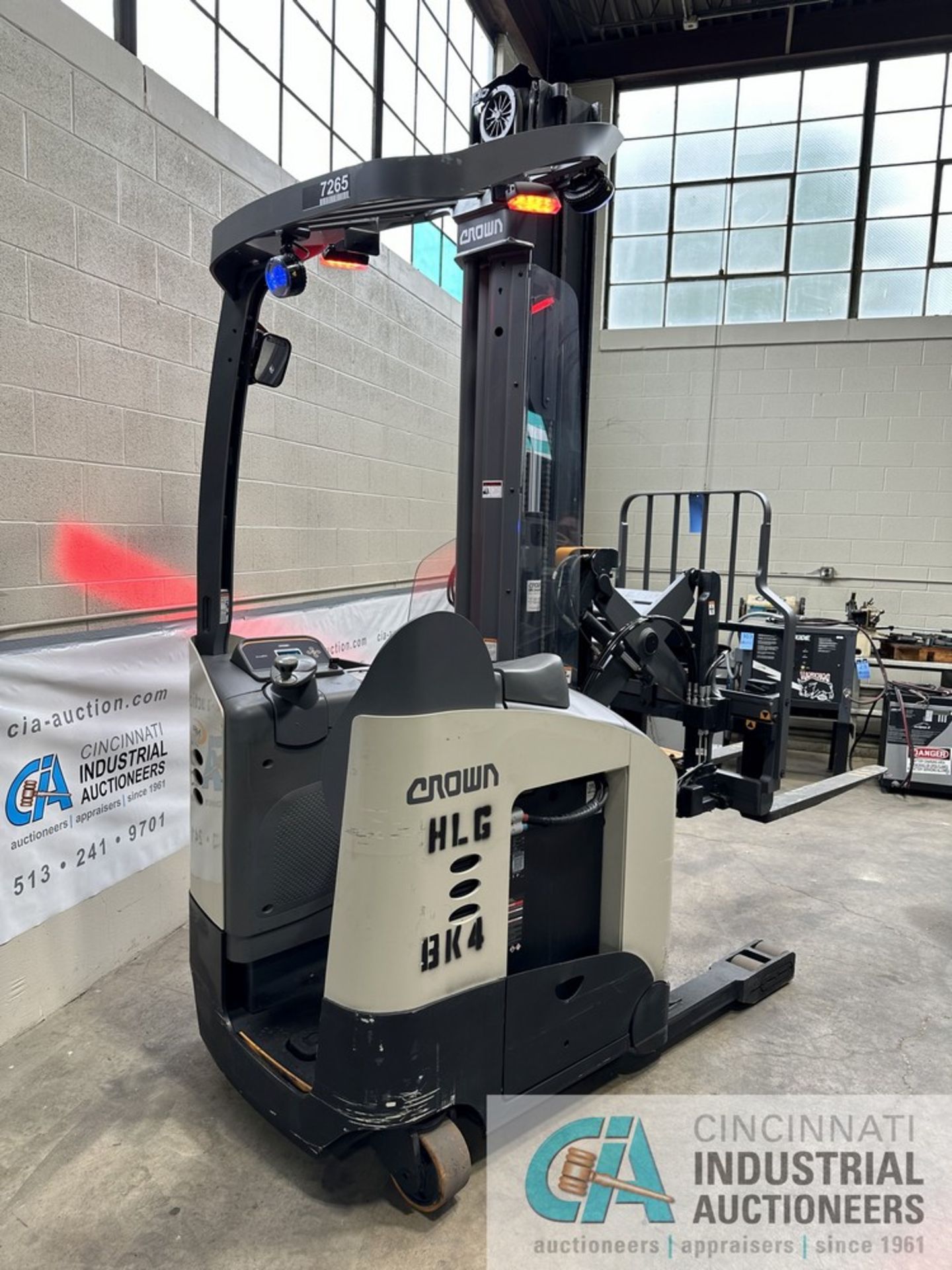 2016 CROWN MODEL RM6025-45 STAND-UP ELECTRIC REACH TRUCK W/ 250 HOURS; S/N 1A597265, 248 HOURS - Image 10 of 15