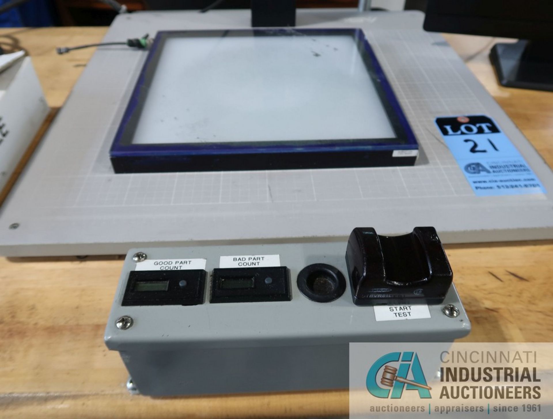 KEYENCE MODEL CA-H2100M VIDEO INSPECTION PARTS PLOTTER WITH FINGER SAFETY GUARD, CONTROL PANEL AND - Image 5 of 9