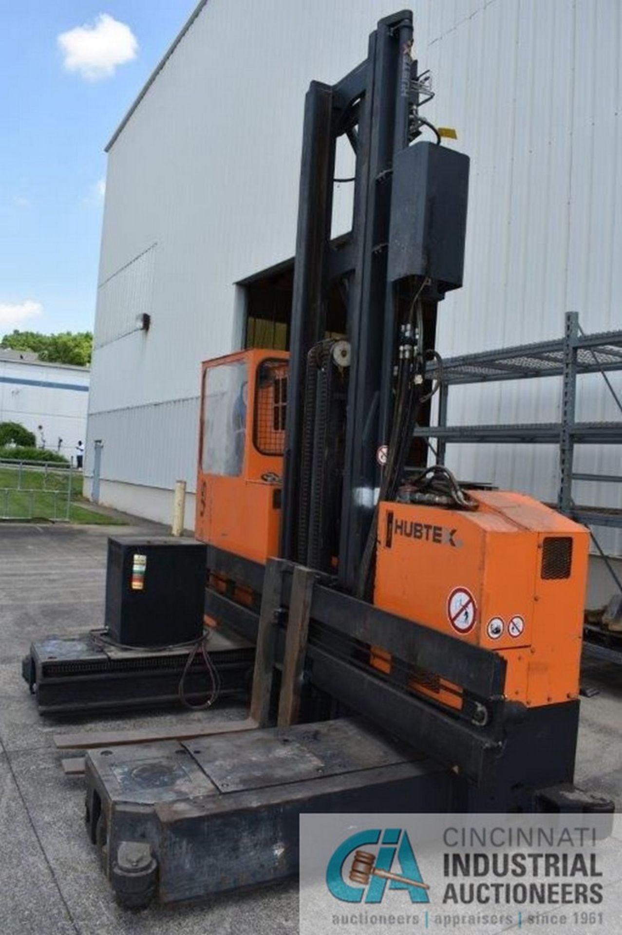 ****2014 Hubtex 10,000 Lb. (4,500 Kg.) Model MSU 45 Multi-Directional Electric Sideloader - Image 13 of 14