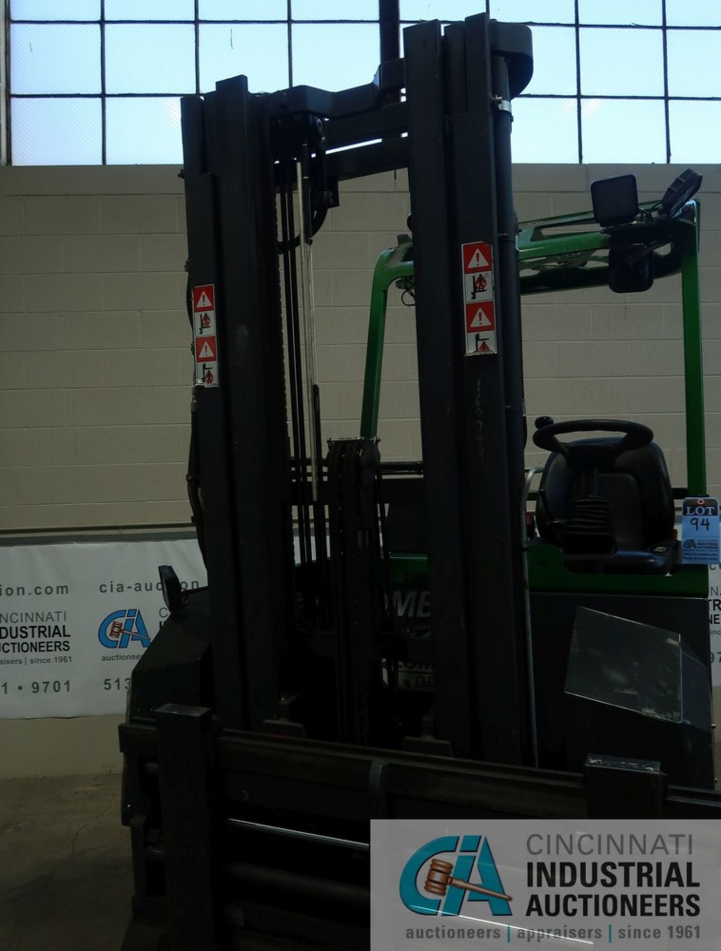 2016 COMBILIFT MODEL C6000CBE MULTI-DIRECTIONAL ELECTRIC FORKLIFT; S/N 31964, 4,575 HOURS SHOWING, - Image 5 of 17