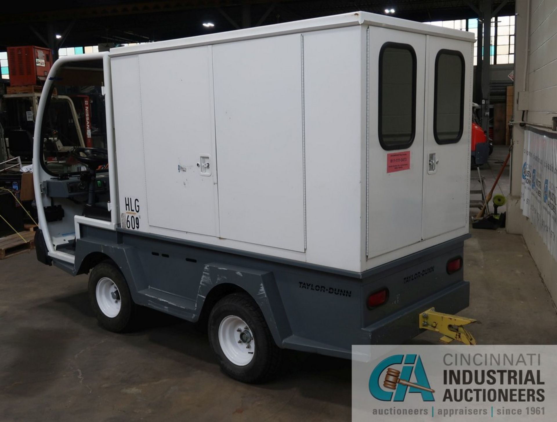 2016 TAYLOR-DUNN MODEL ET-030-48 HEAVY DUTY PERSONNEL CART W/ ENCLOSED CAB AND BED; S/N 201906, WITH - Image 4 of 22