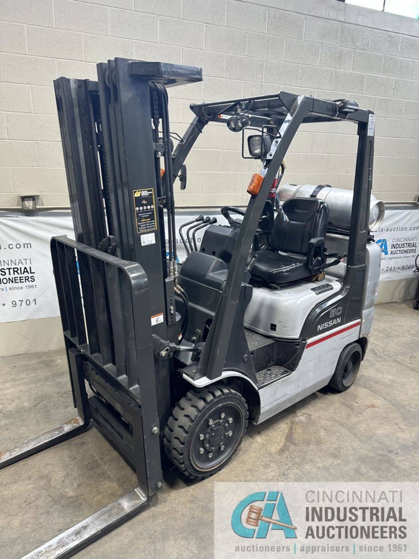 5,000 LB. NISSAN MODEL 50 LPG SOLID TIRE FORKLIFT; S/N CP1F2-9P2368, 187" LIFT HEIGHT, 83" MAST - Image 3 of 18