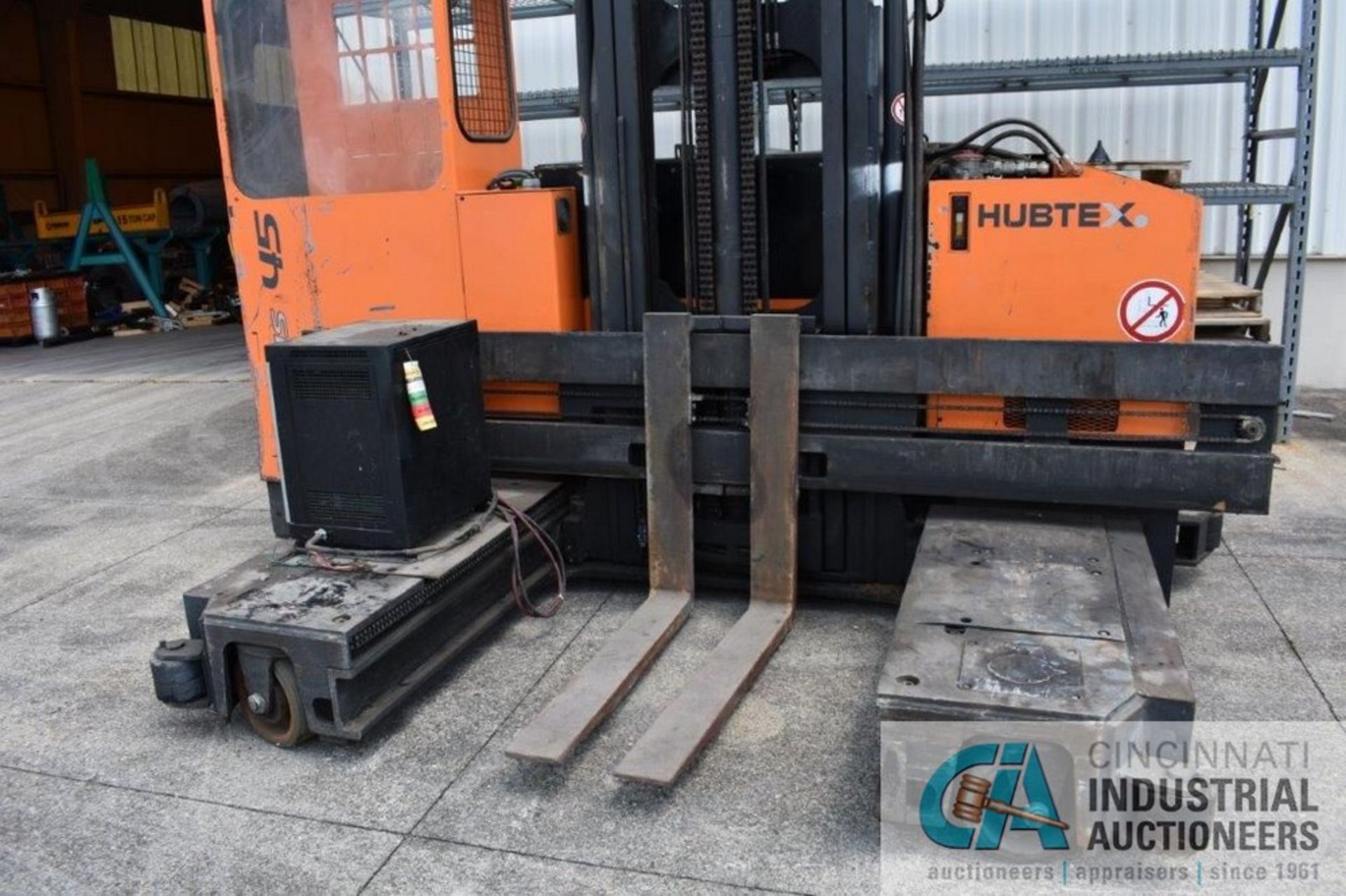 ****2014 Hubtex 10,000 Lb. (4,500 Kg.) Model MSU 45 Multi-Directional Electric Sideloader - Image 11 of 14