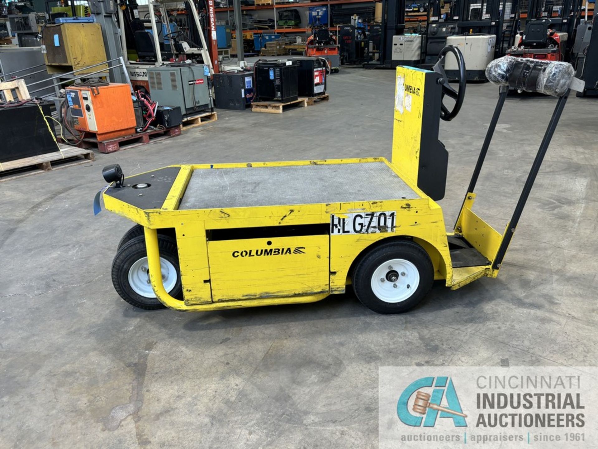COLUMBIA MODEL IS-12-24 STOCKCHASER STAND-UP ELECTRIC MAINTENANCE CART; S/N 12SE2-3ZR0186, WITH - Image 3 of 9