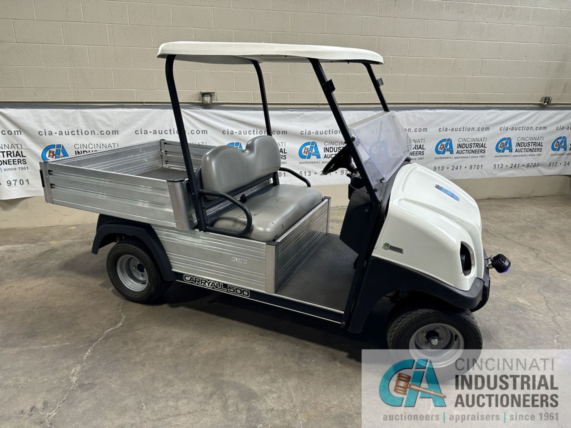 2021 CLUB CAR MODEL CARRYALL 500 ELECTRIC GOLF CART; S/N ME2127-187271, 45" X 48" X 10" DEEP DRUMP - Image 2 of 14