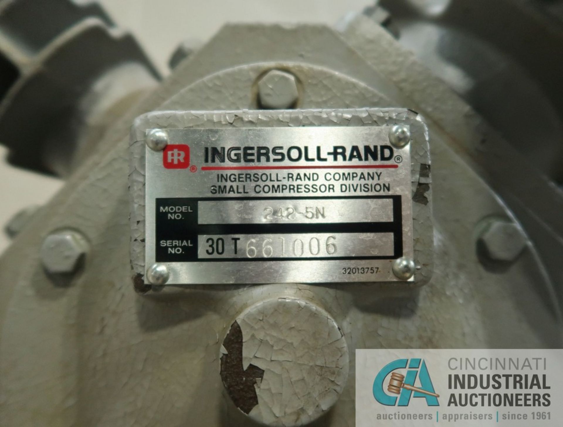 INGERSOLL RAND MODEL T30 VERTICAL TANK AIR COMPRESSOR; S/N 30T661006, 3-PHASE, 200 VOLTS, 5 HP MOTOR - Image 5 of 8